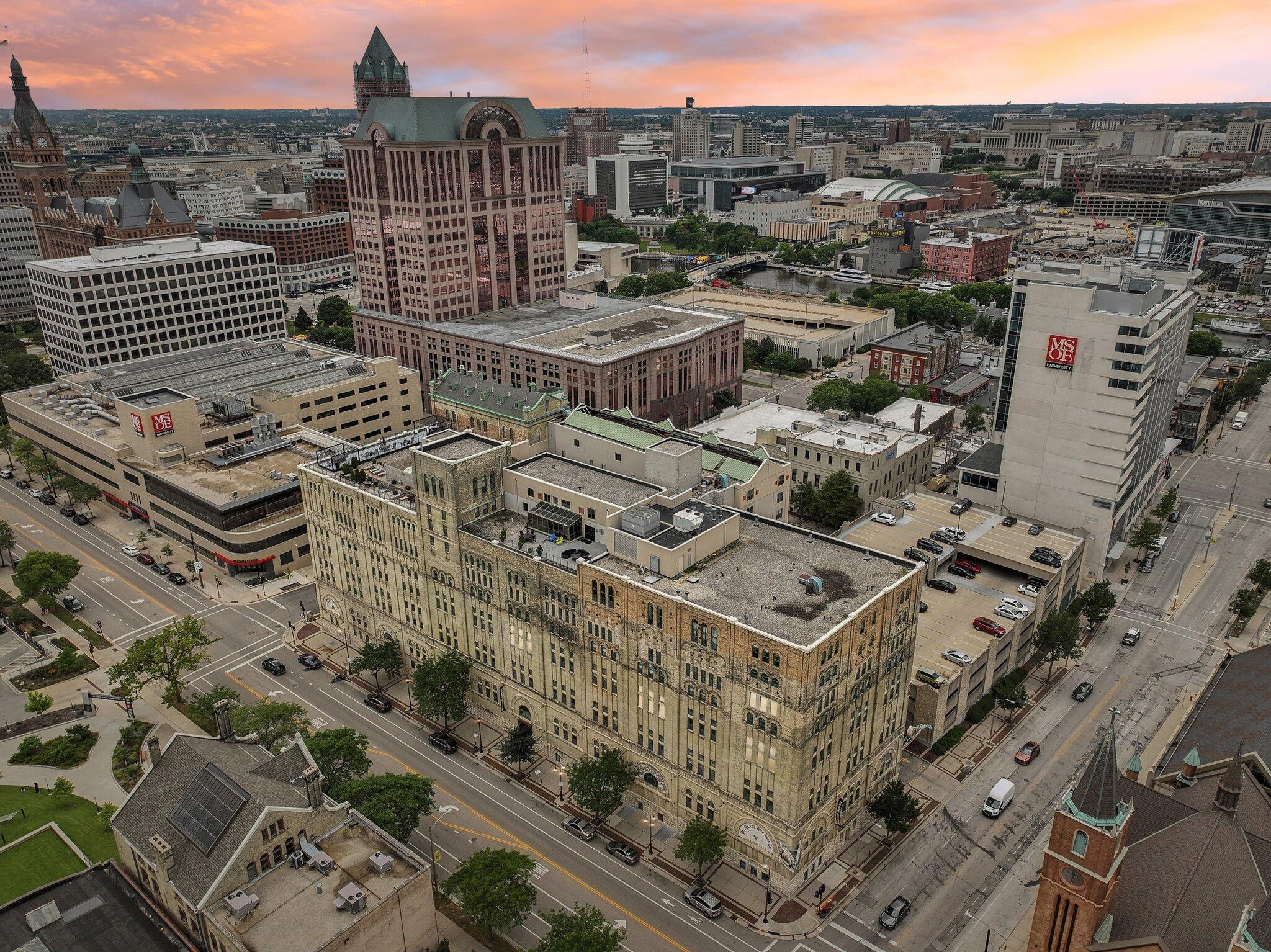 270 E Highland Ave Unit: 1242