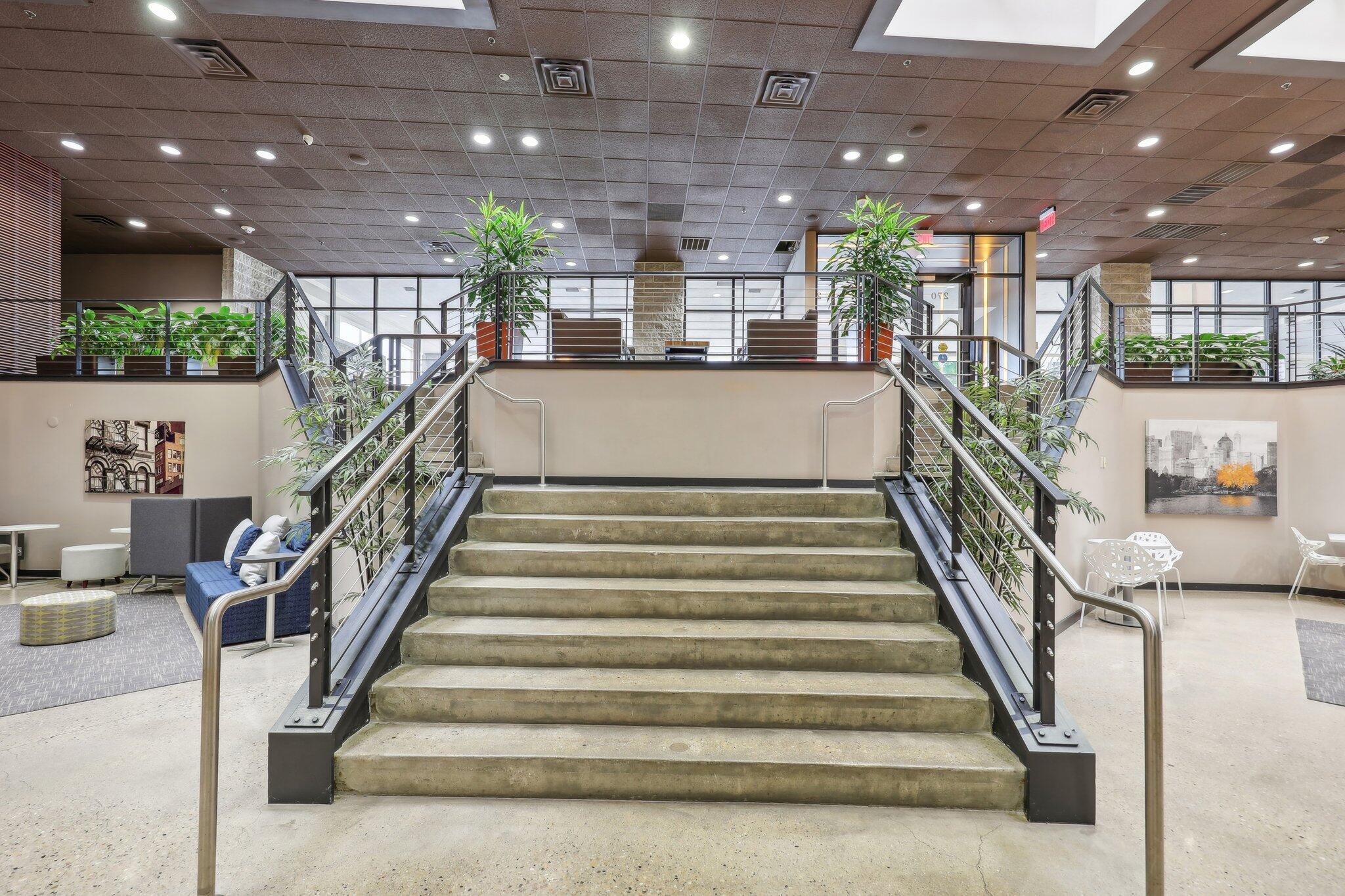 270 E Highland Ave Unit: 1242