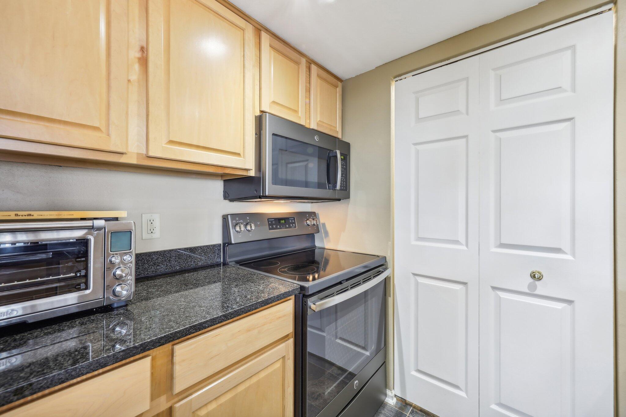 270 E Highland Ave Unit: 1242