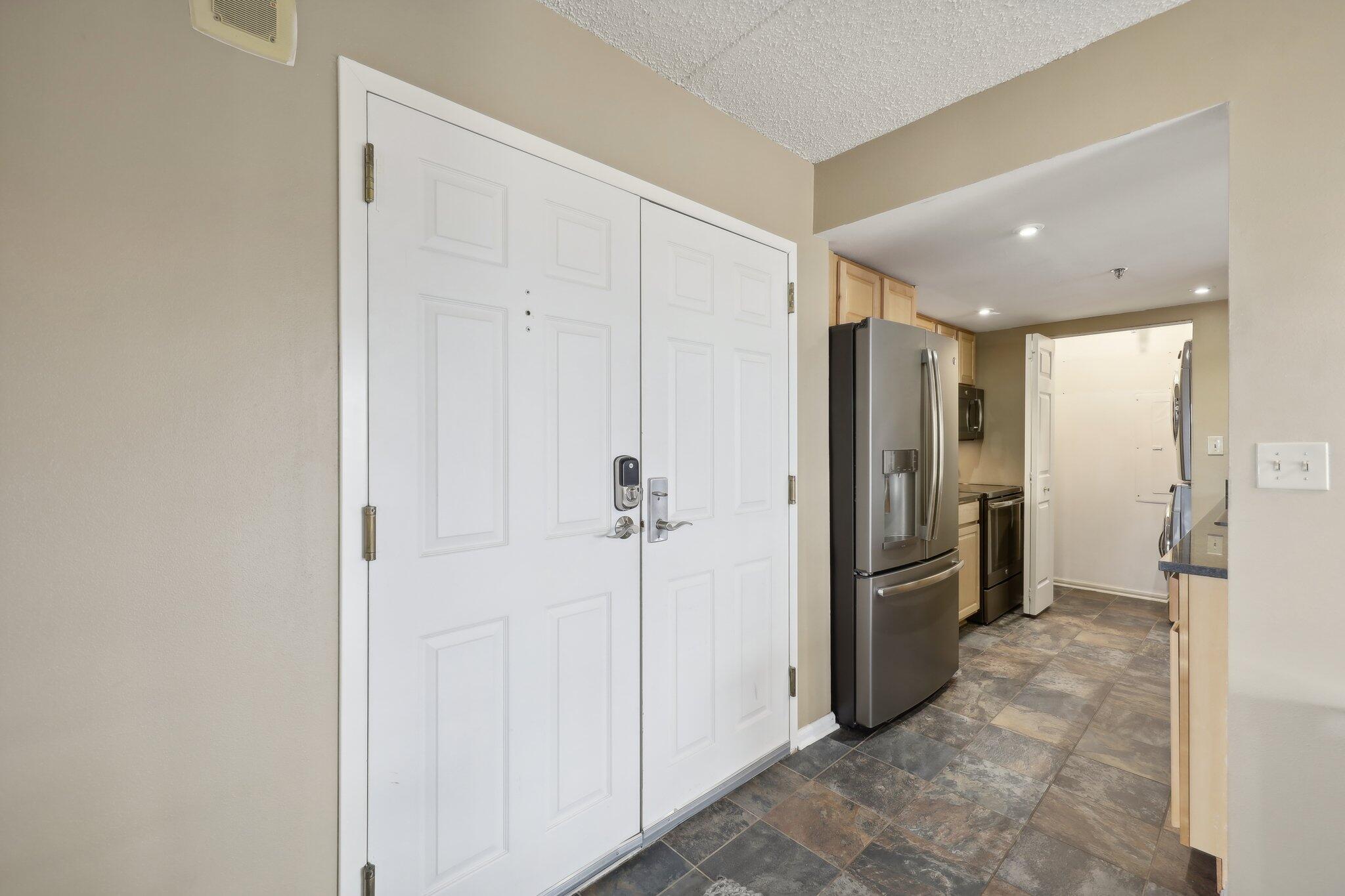 270 E Highland Ave Unit: 1242