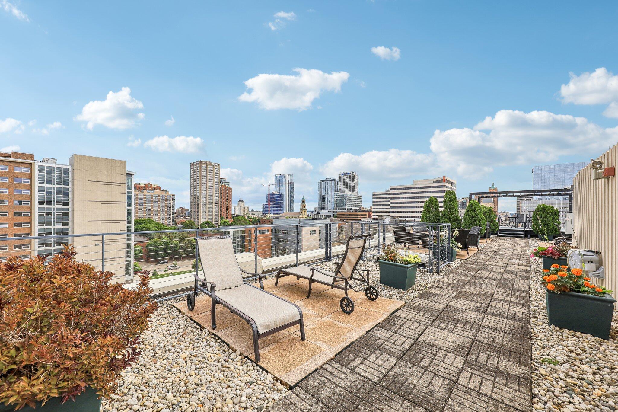 270 E Highland Ave Unit: 1242