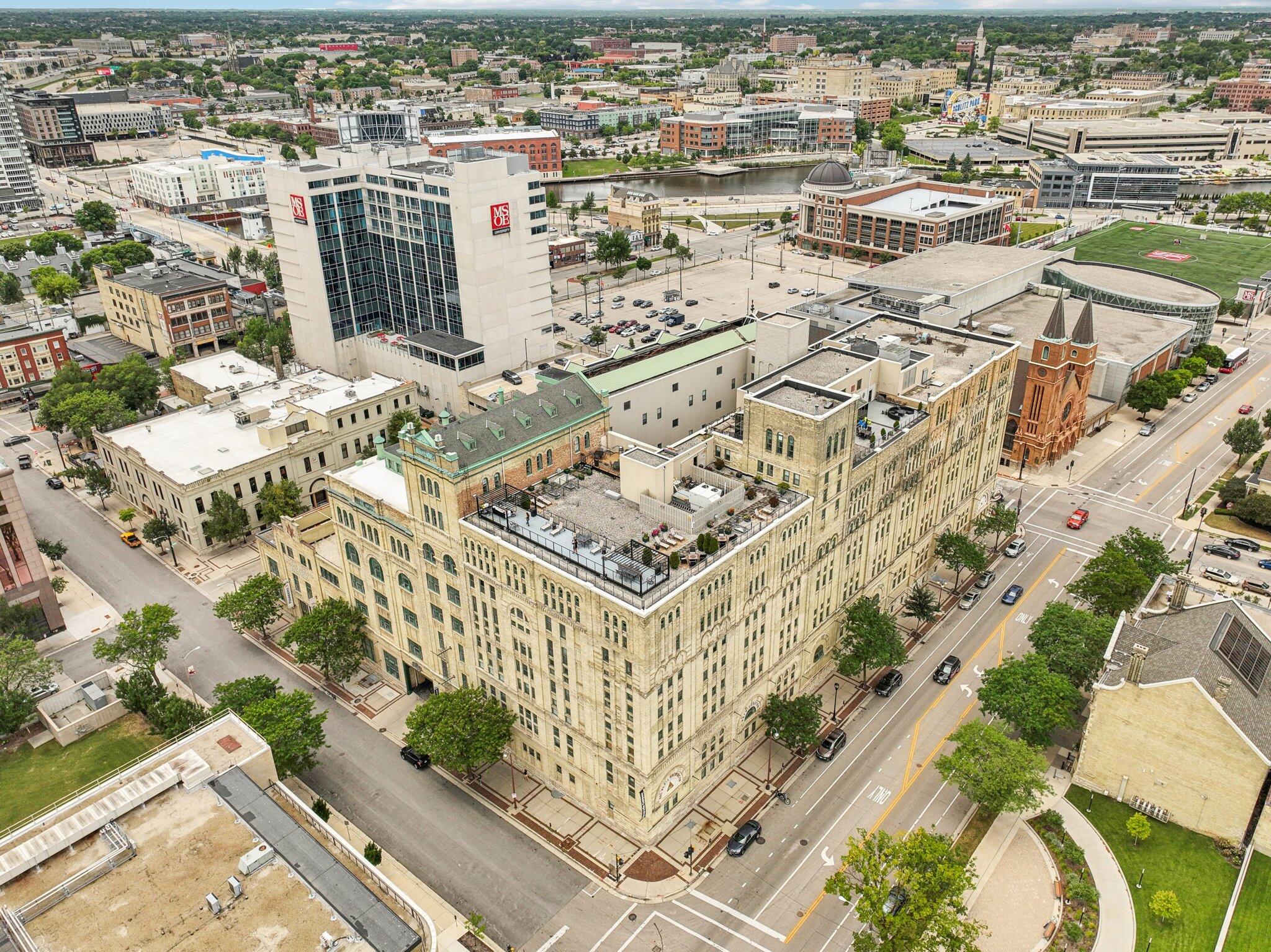 270 E Highland Ave Unit: 1242