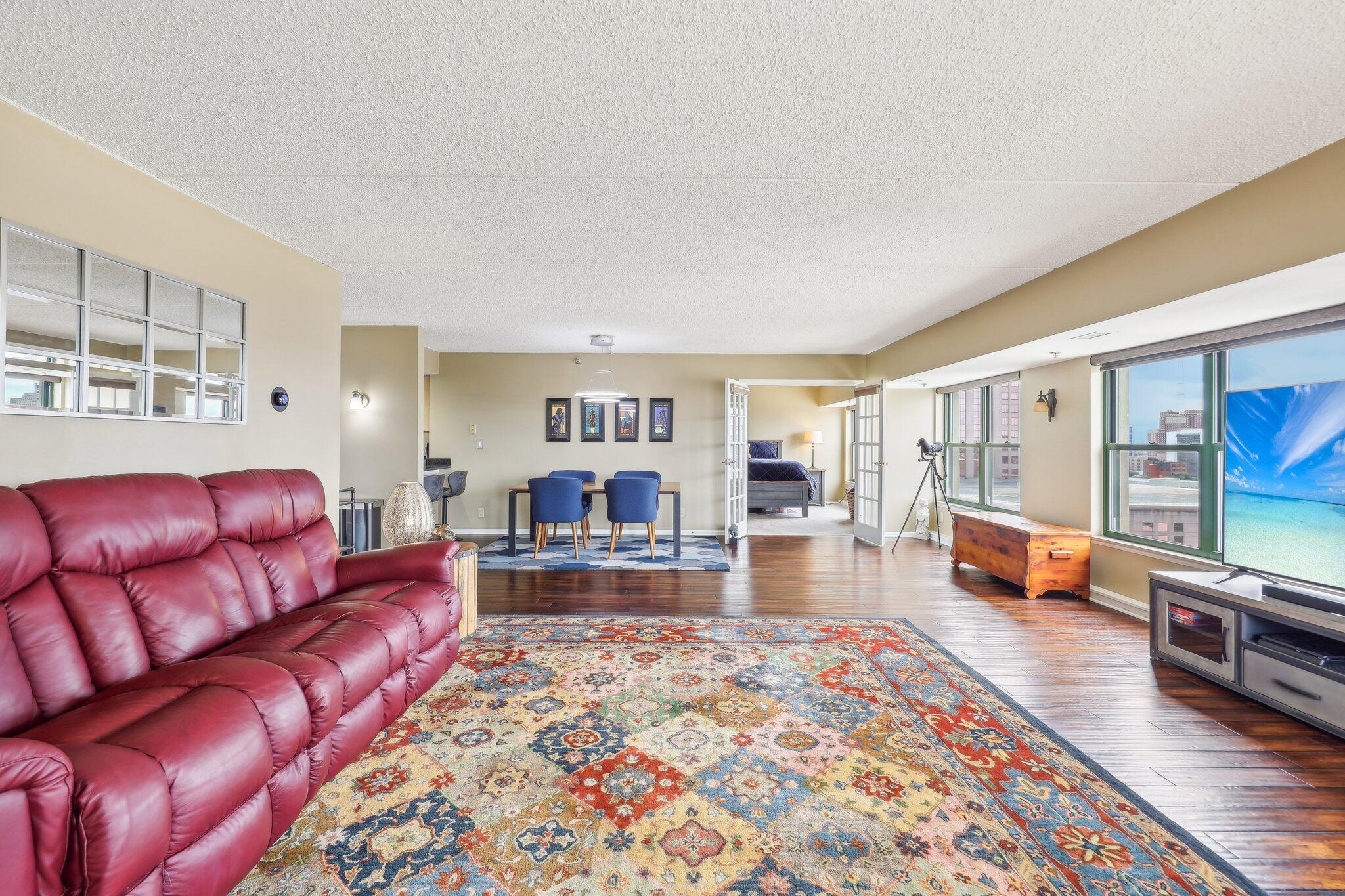 270 E Highland Ave Unit: 1242