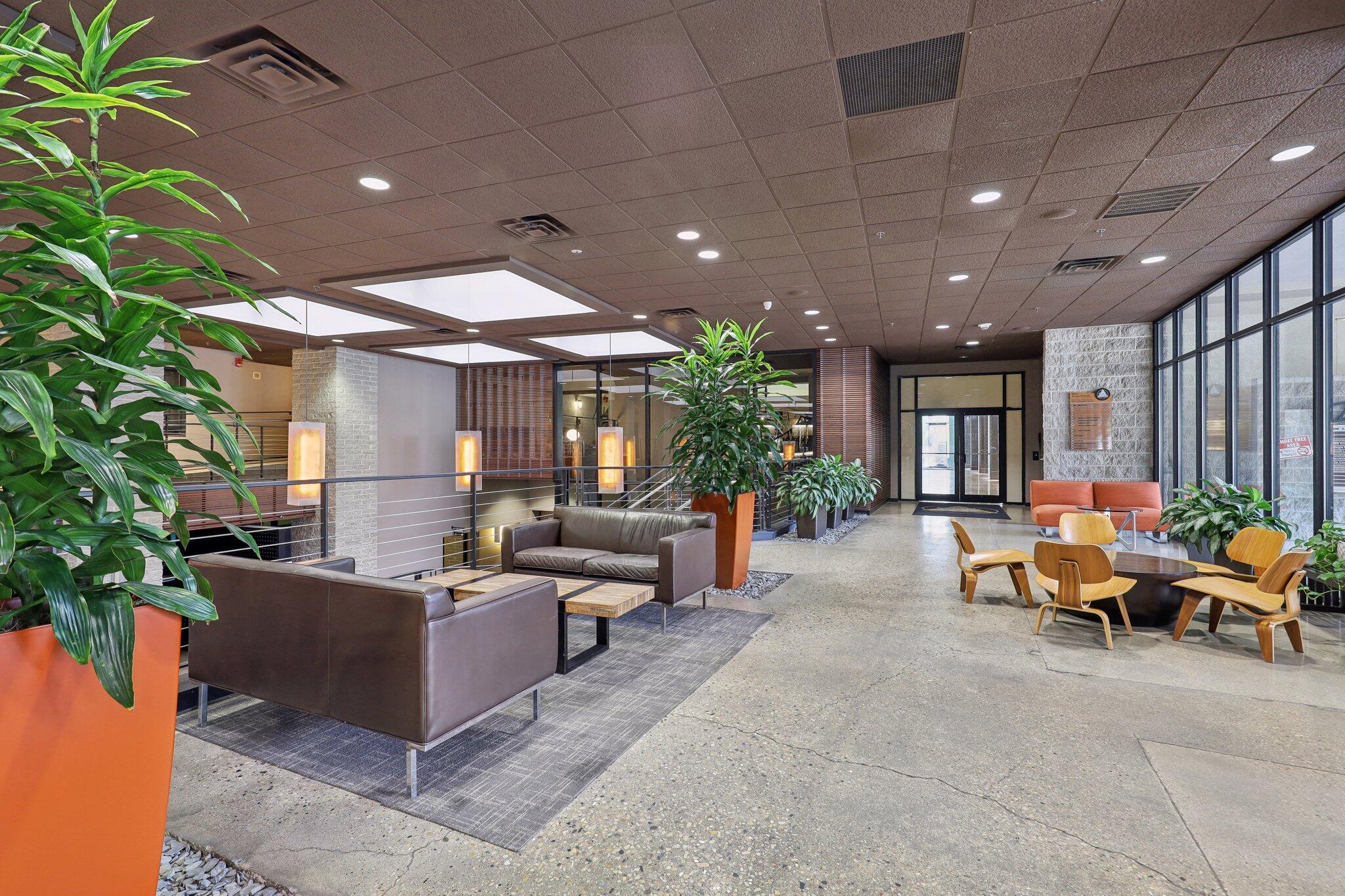 270 E Highland Ave Unit: 1242