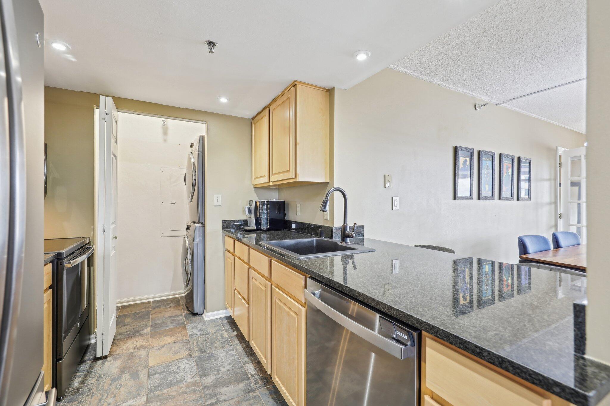 270 E Highland Ave Unit: 1242