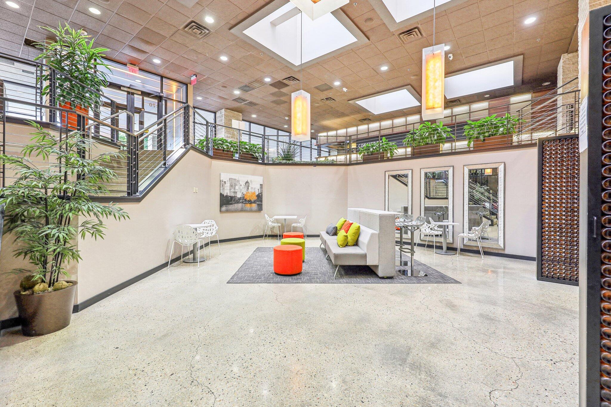 270 E Highland Ave Unit: 1242