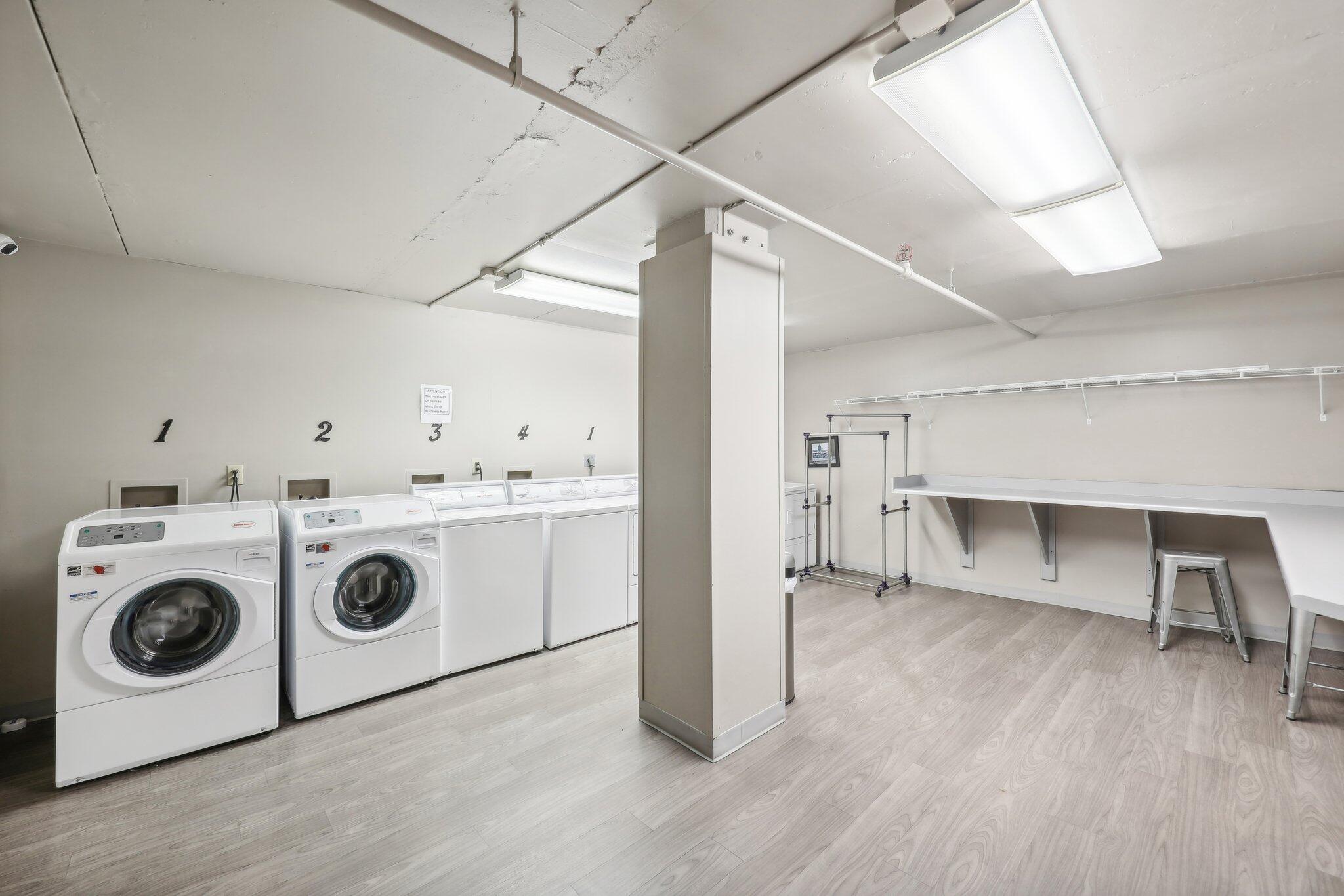 270 E Highland Ave Unit: 1242