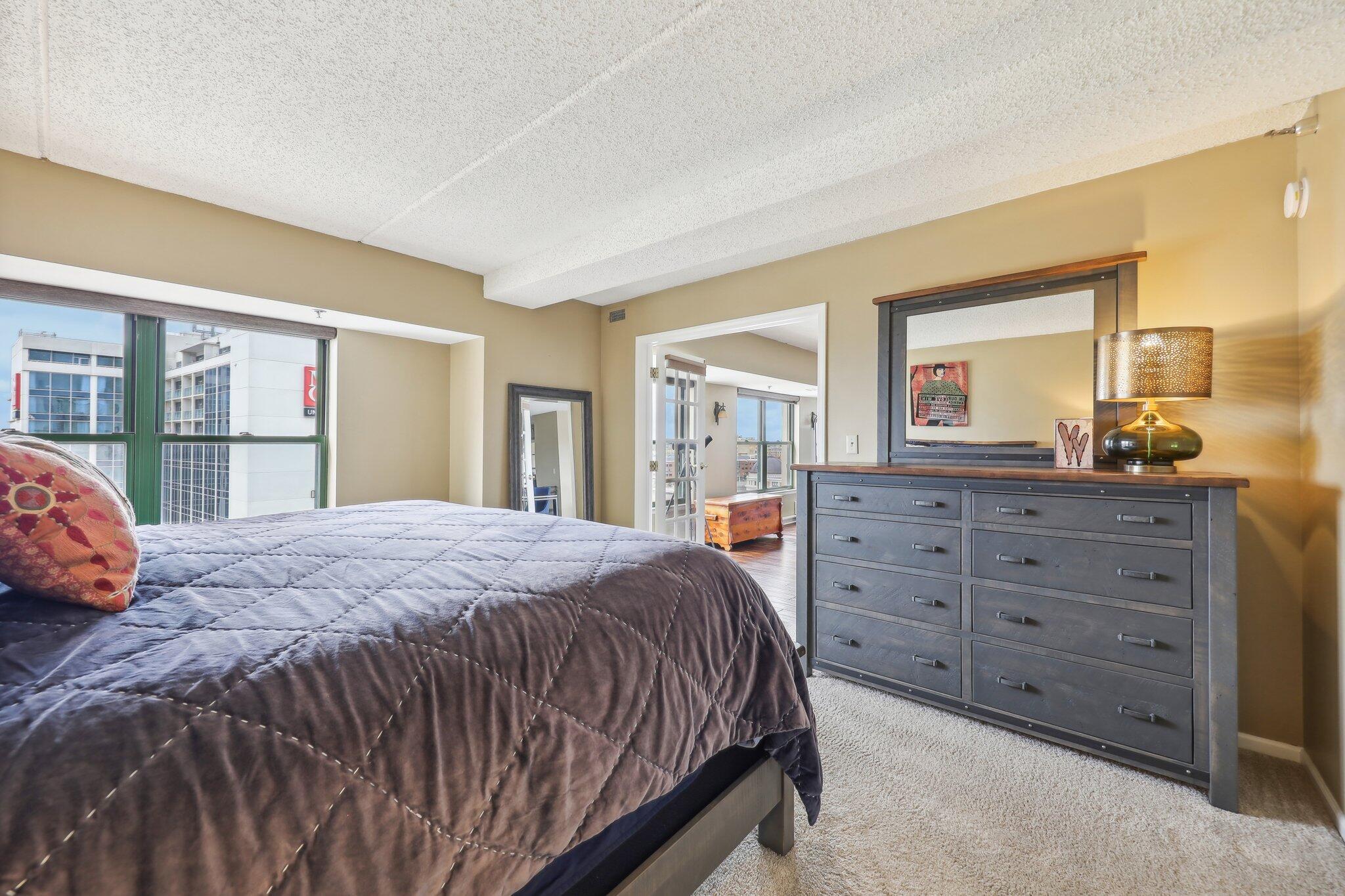 270 E Highland Ave Unit: 1242