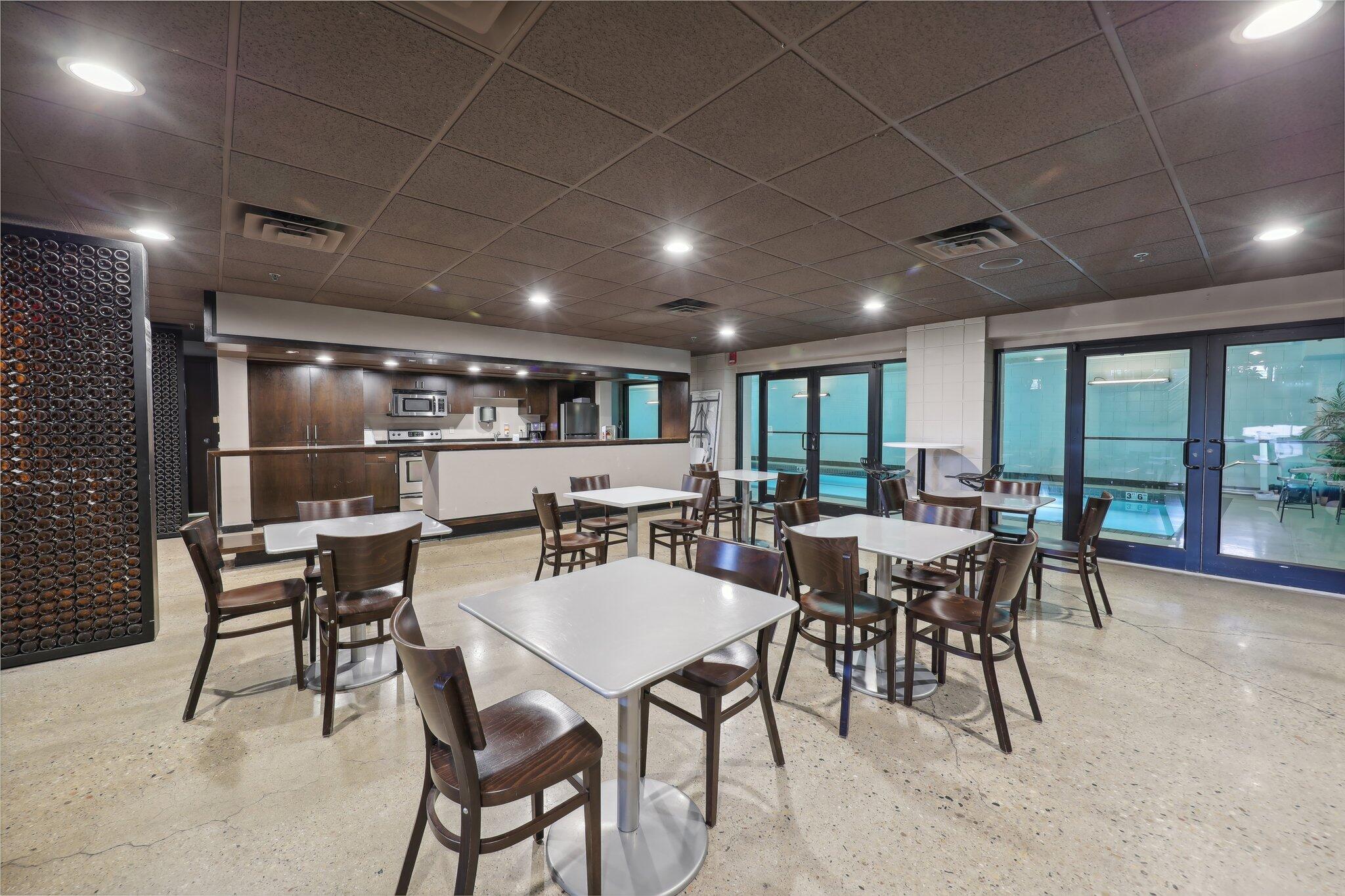 270 E Highland Ave Unit: 1242