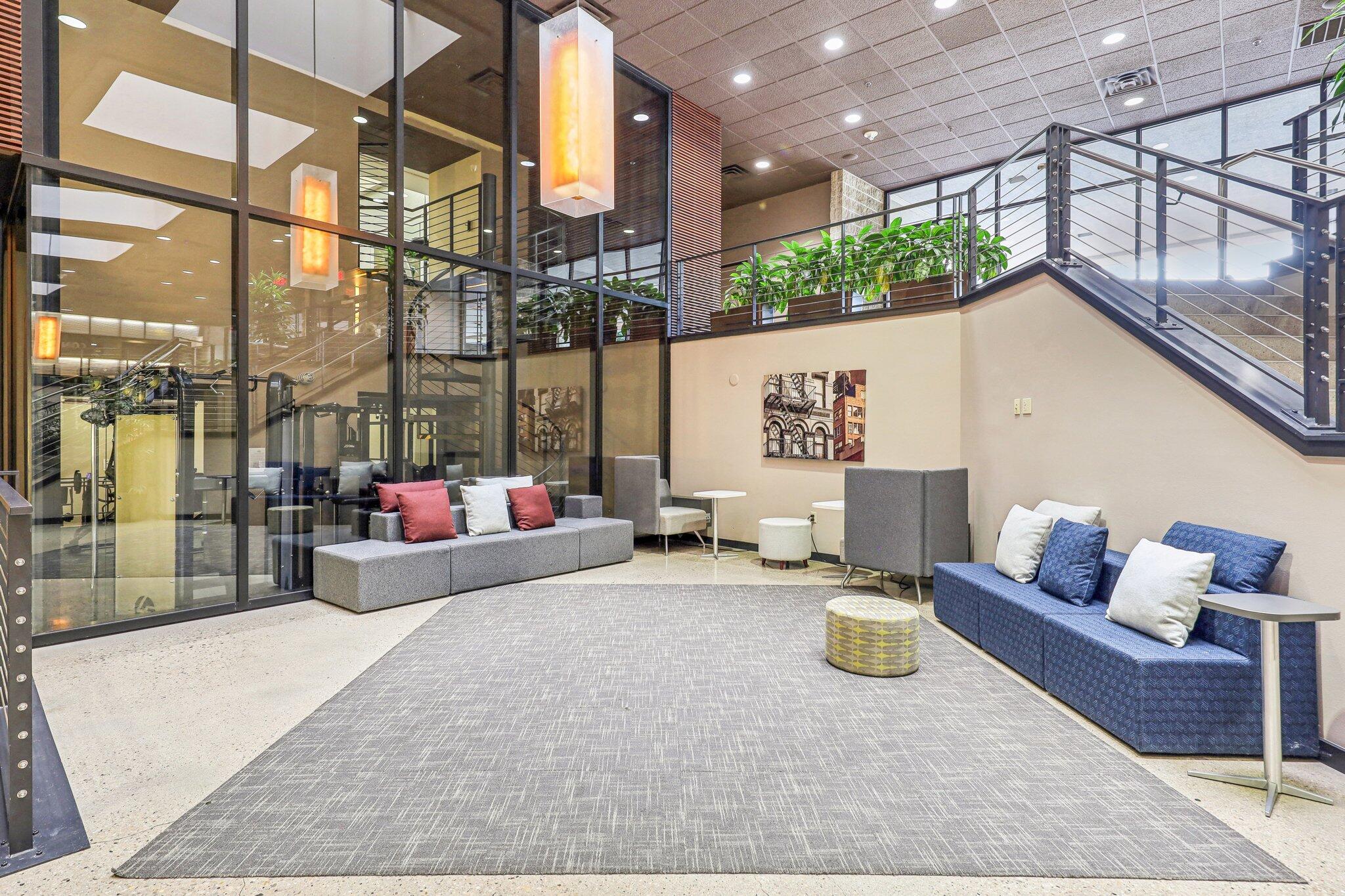 270 E Highland Ave Unit: 1242
