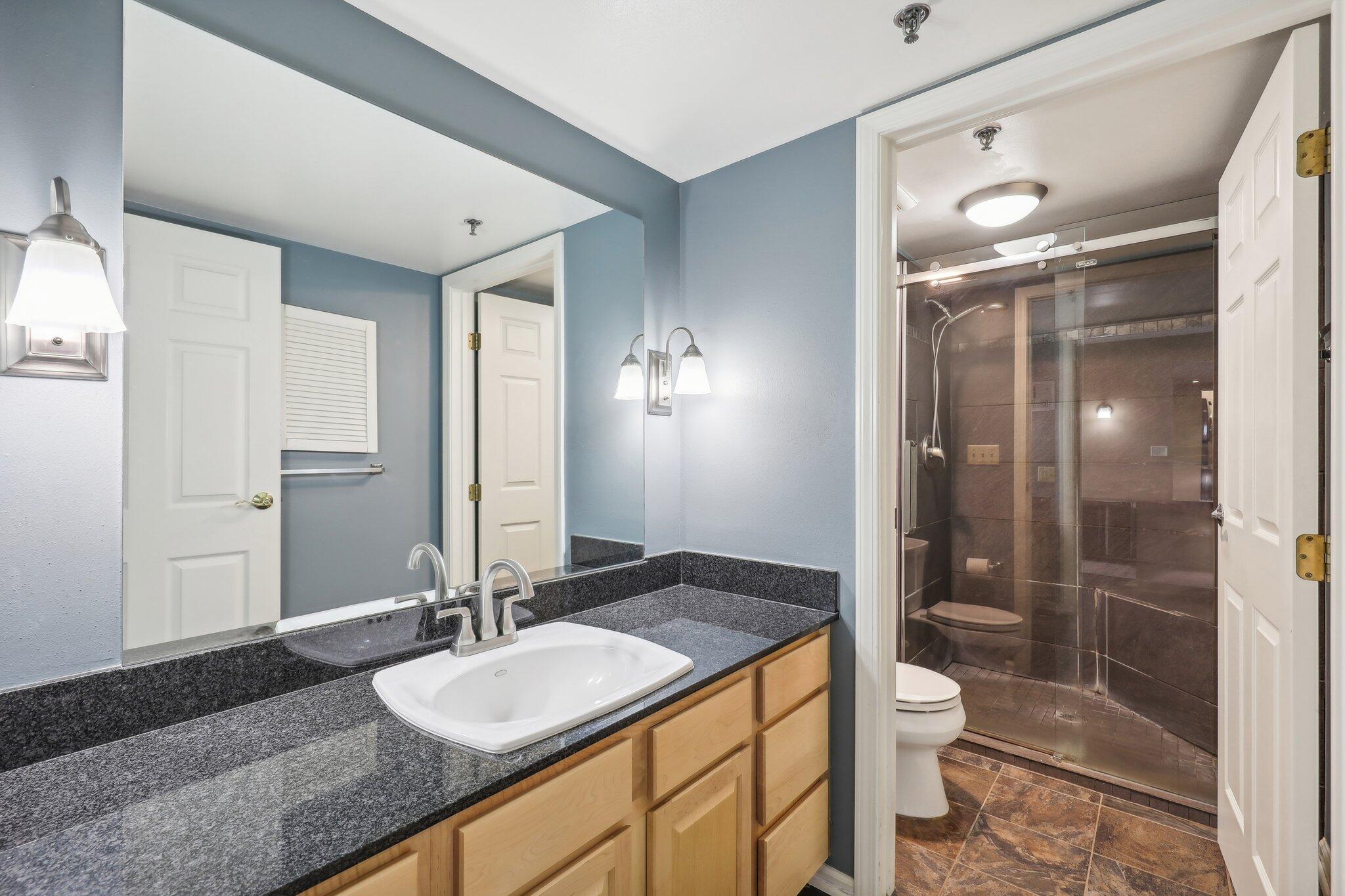 270 E Highland Ave Unit: 1242