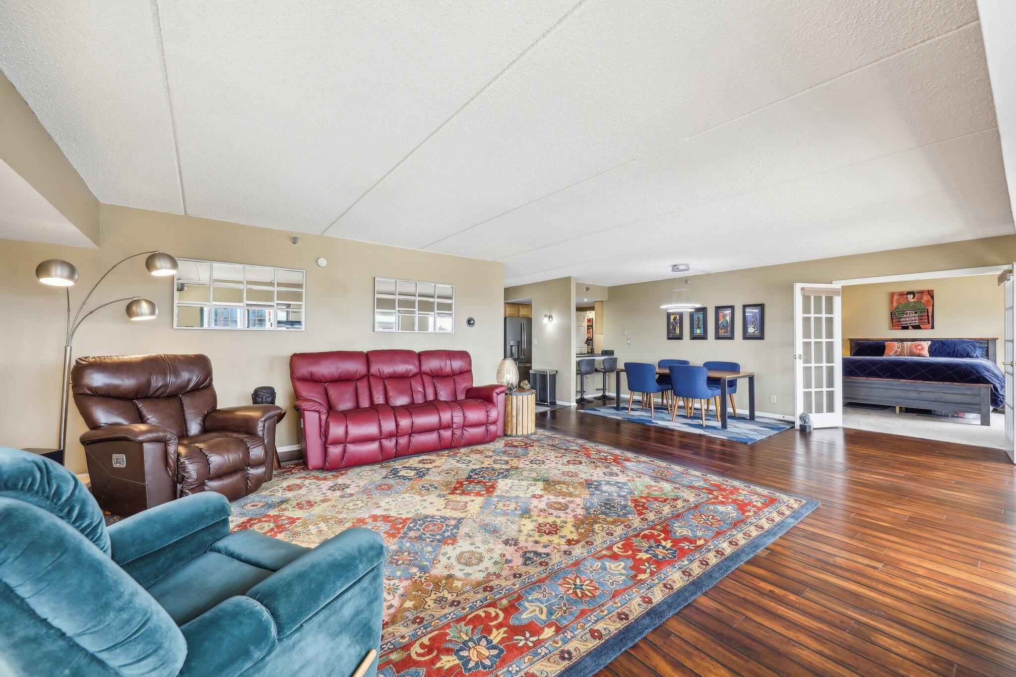 270 E Highland Ave Unit: 1242