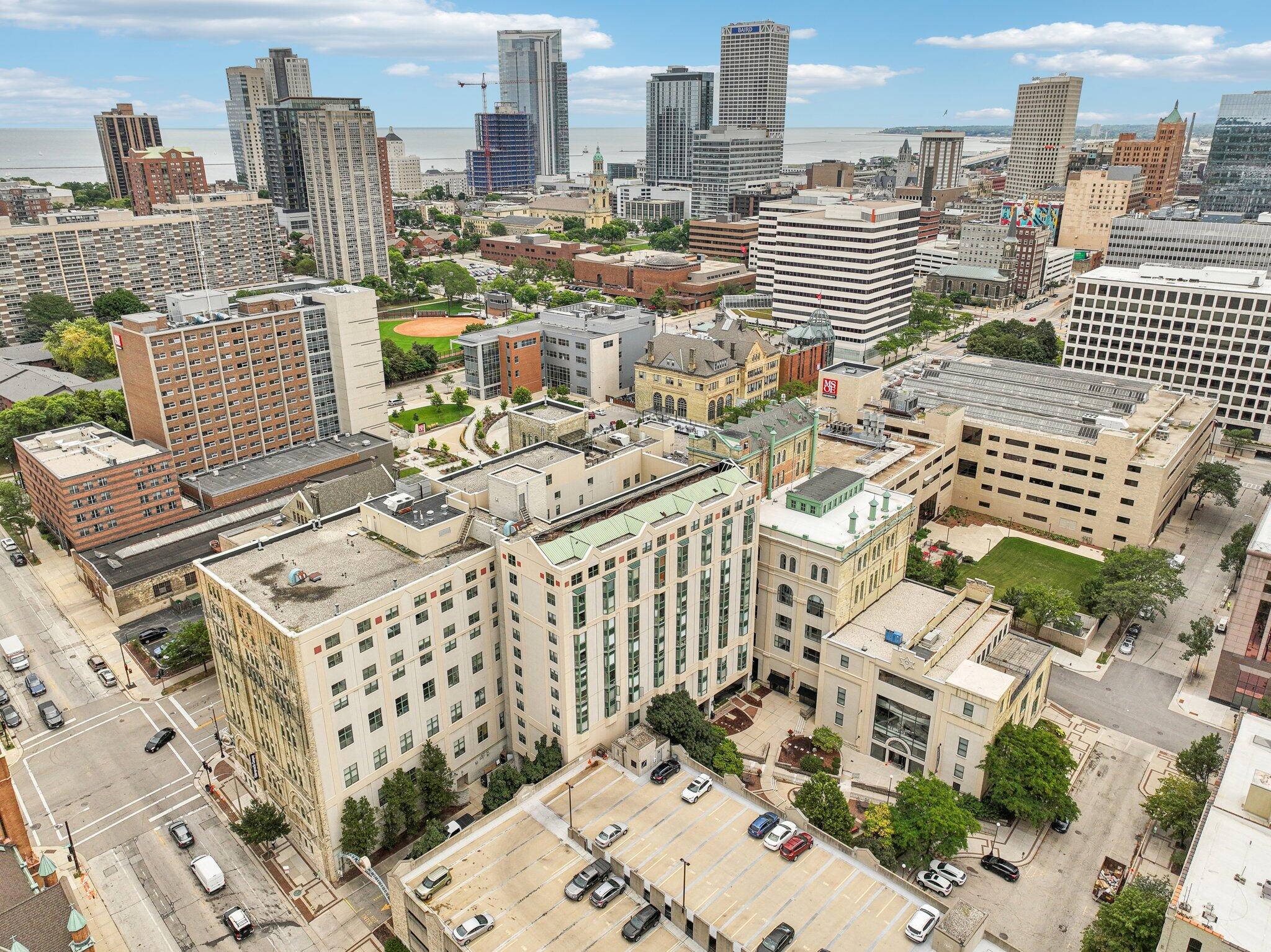 270 E Highland Ave Unit: 1242