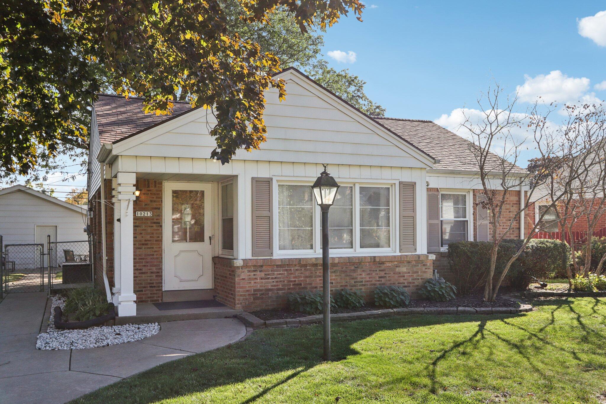 10213 Beverly Pl