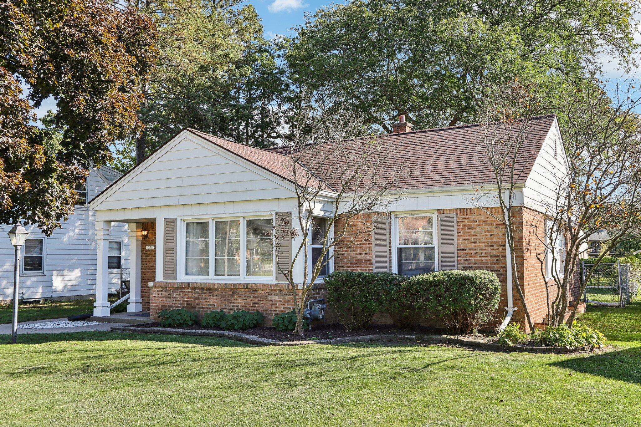 10213 Beverly Pl
