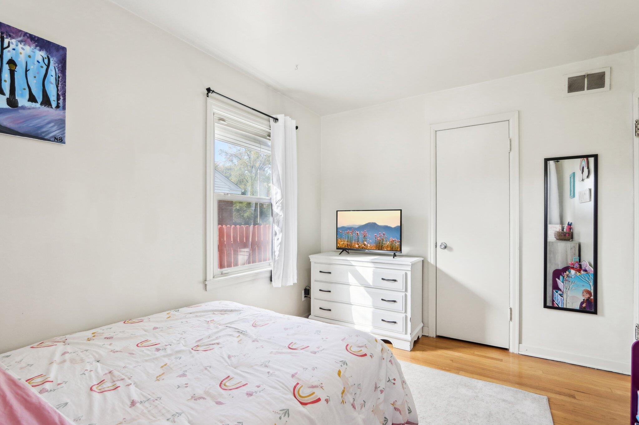 10213 Beverly Pl