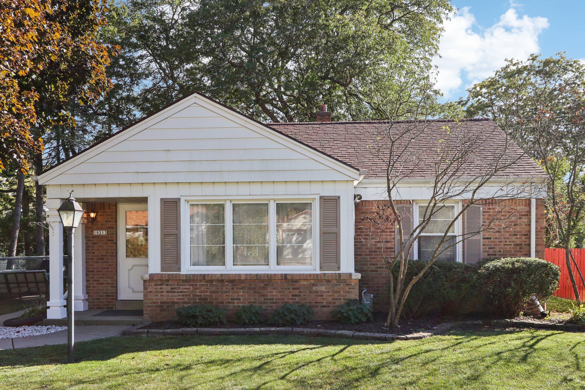 10213 Beverly Pl