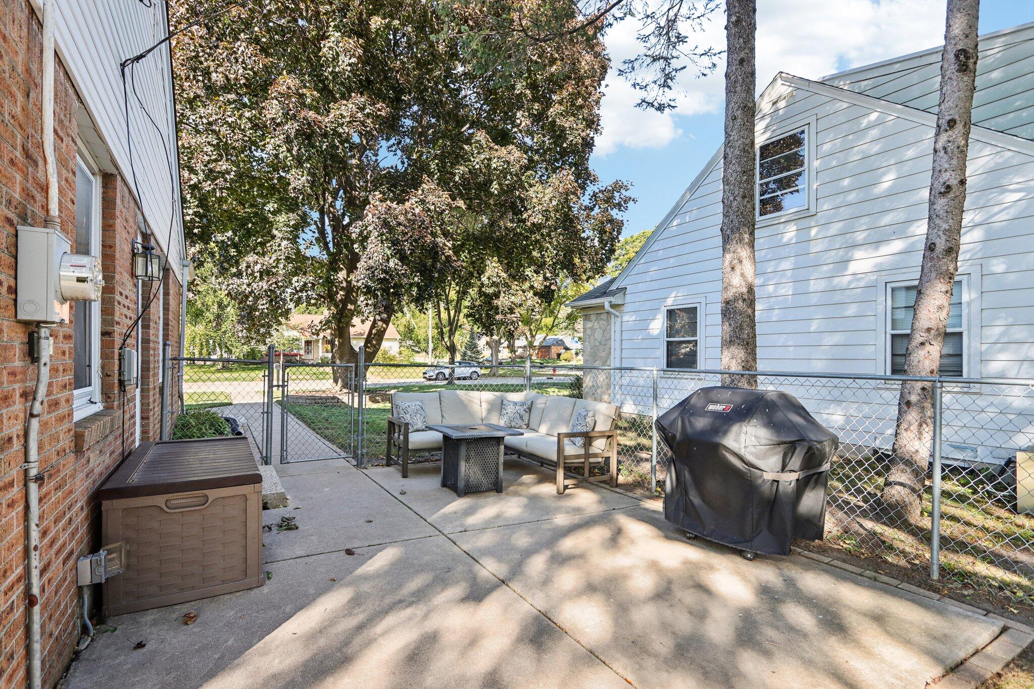 10213 Beverly Pl