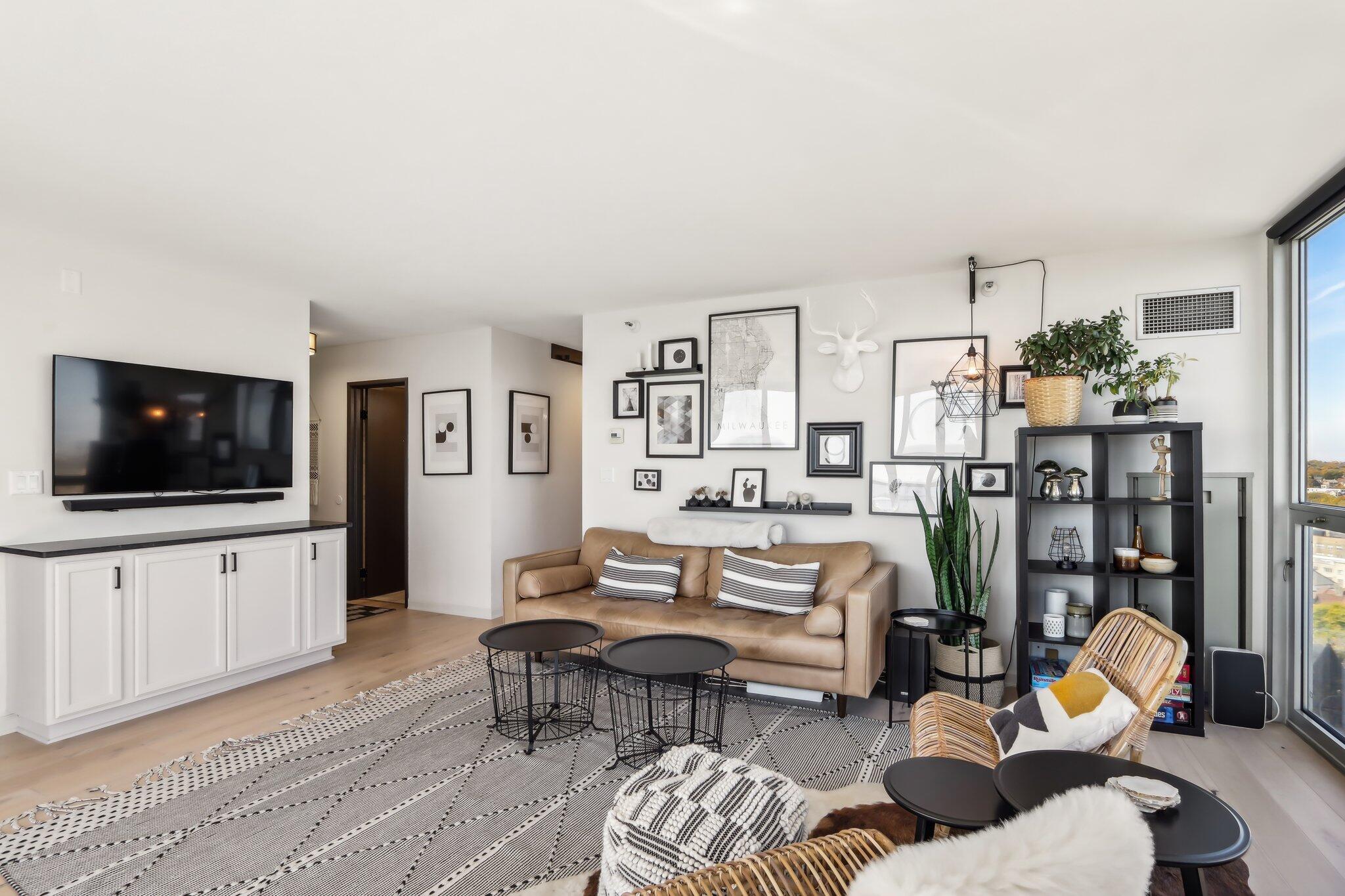 1660 N Prospect Ave Unit: 1510