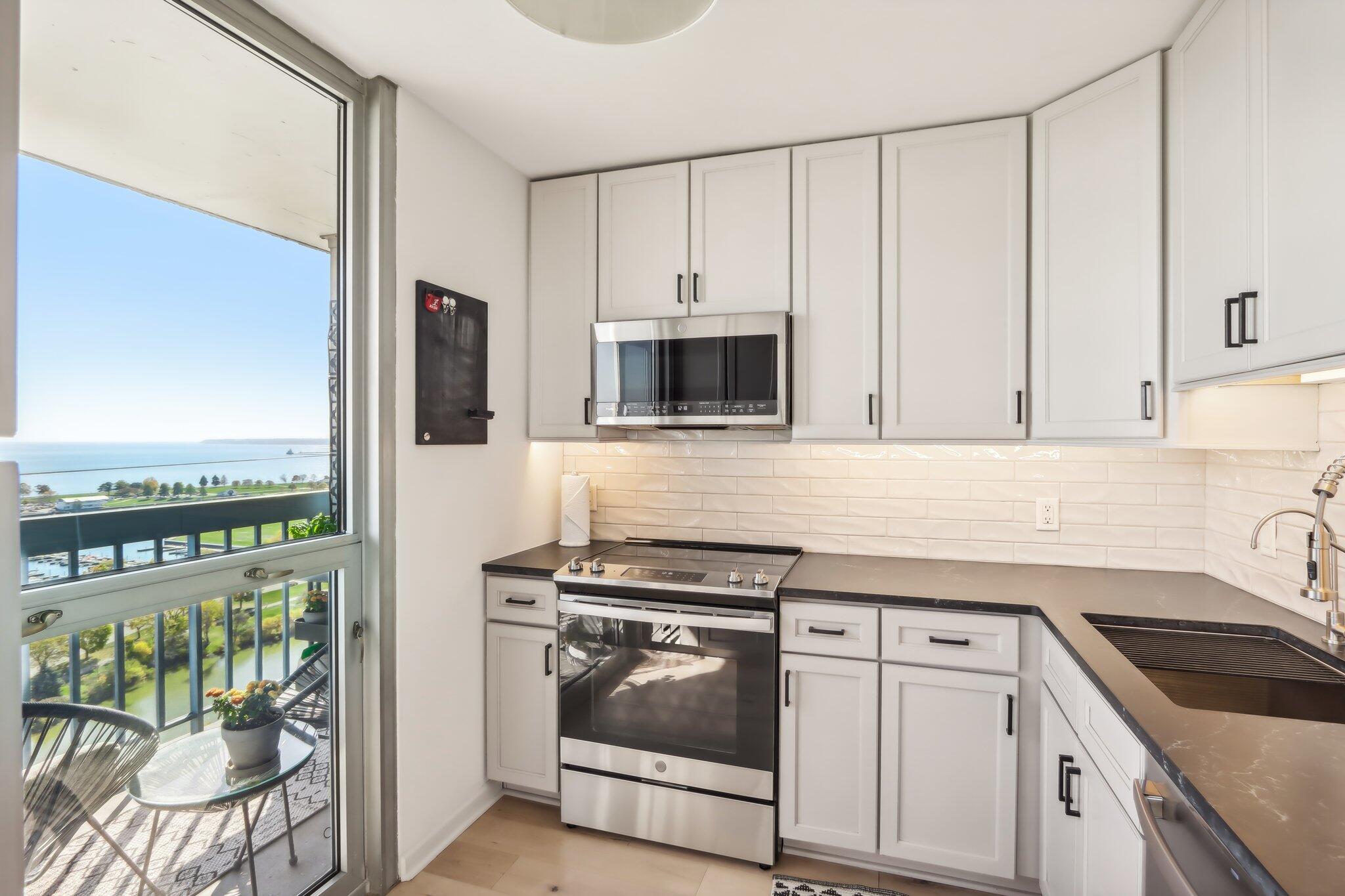 1660 N Prospect Ave Unit: 1510