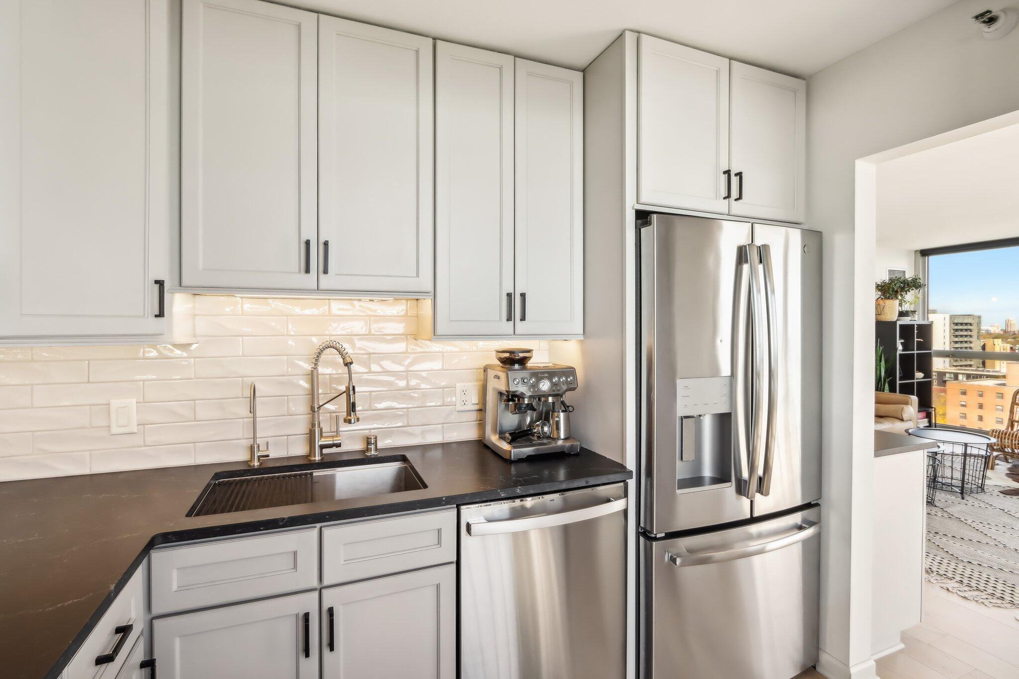 1660 N Prospect Ave Unit: 1510