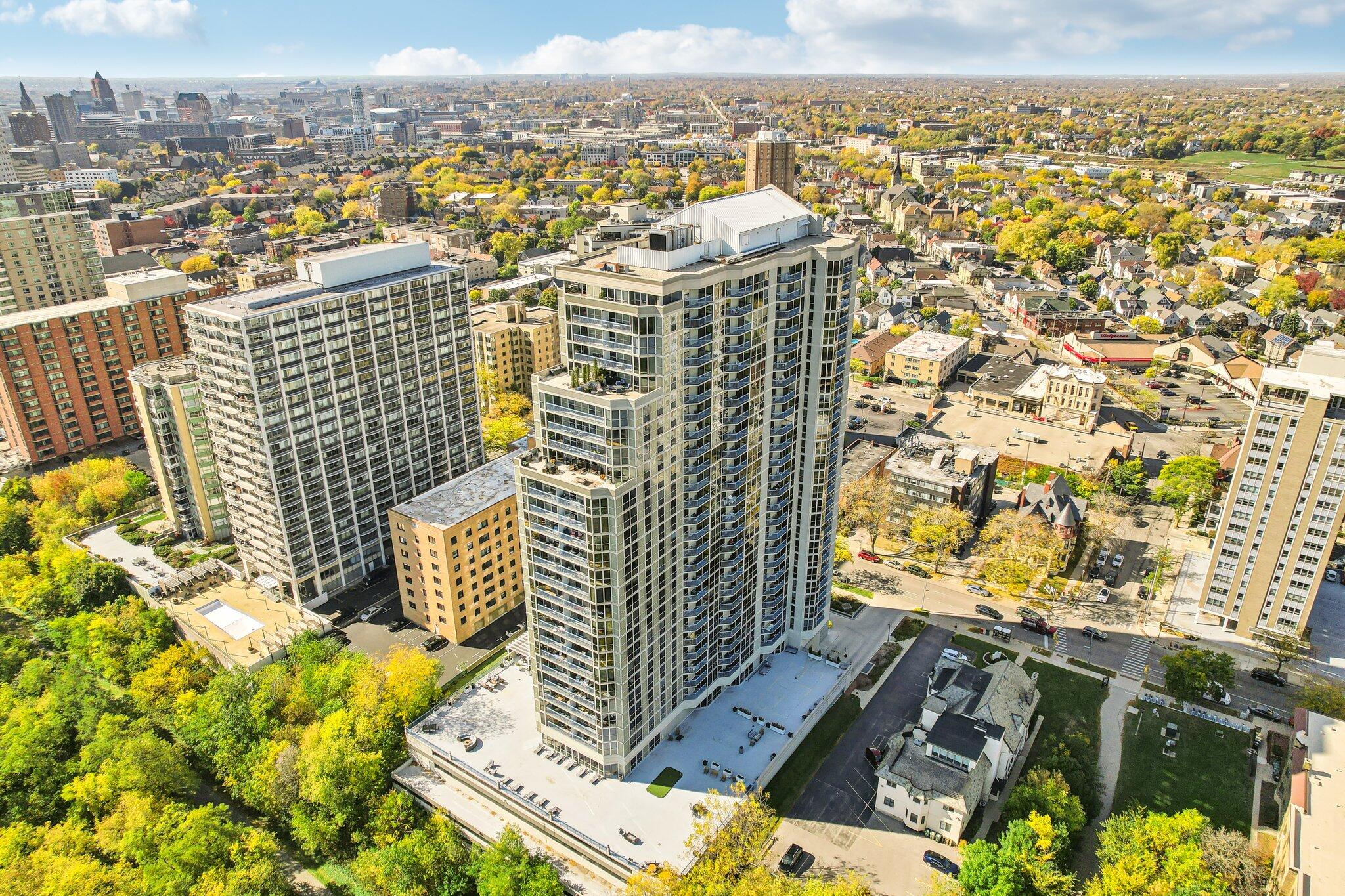 1660 N Prospect Ave Unit: 1510