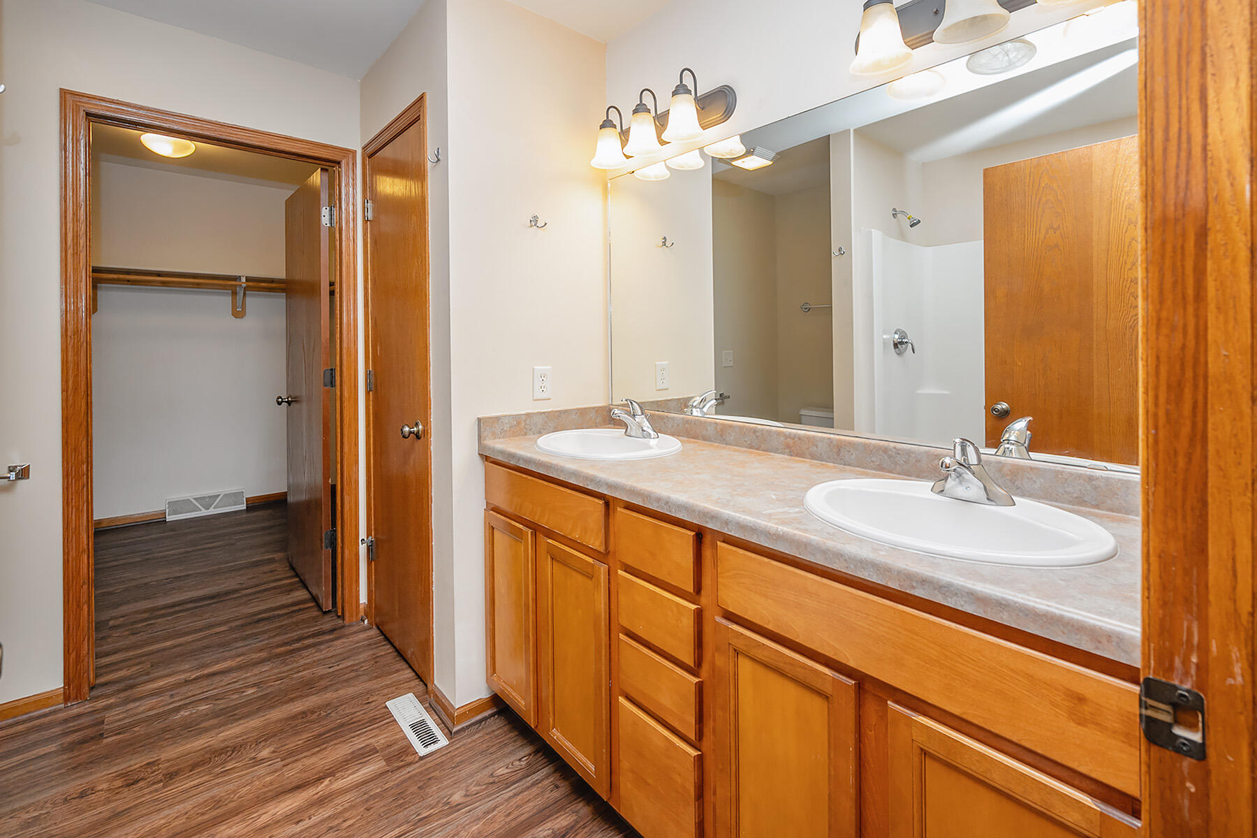 N8020 Woodland Ct