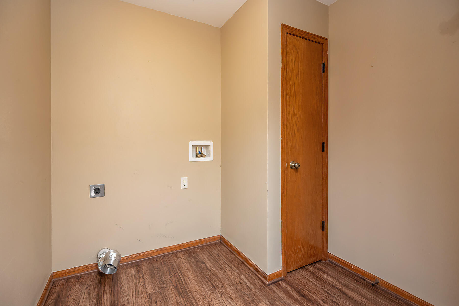 N8020 Woodland Ct