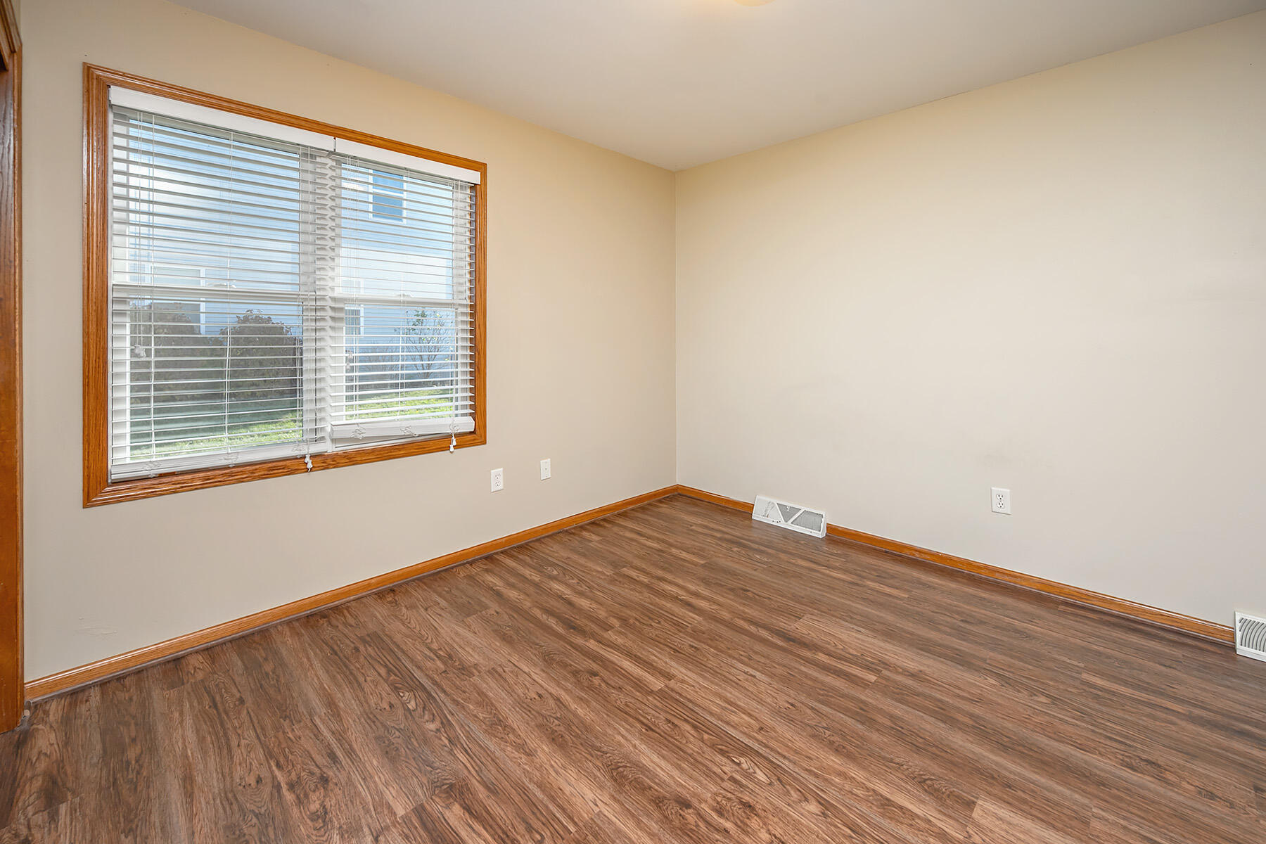 N8020 Woodland Ct