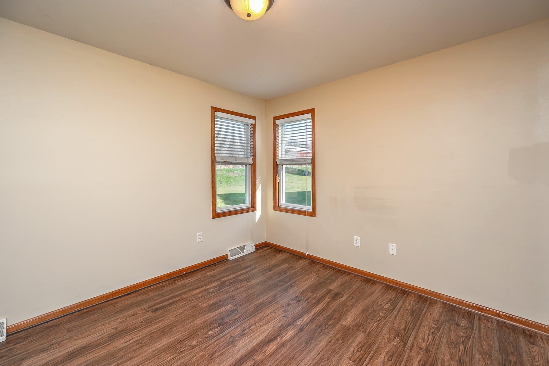 N8020 Woodland Ct