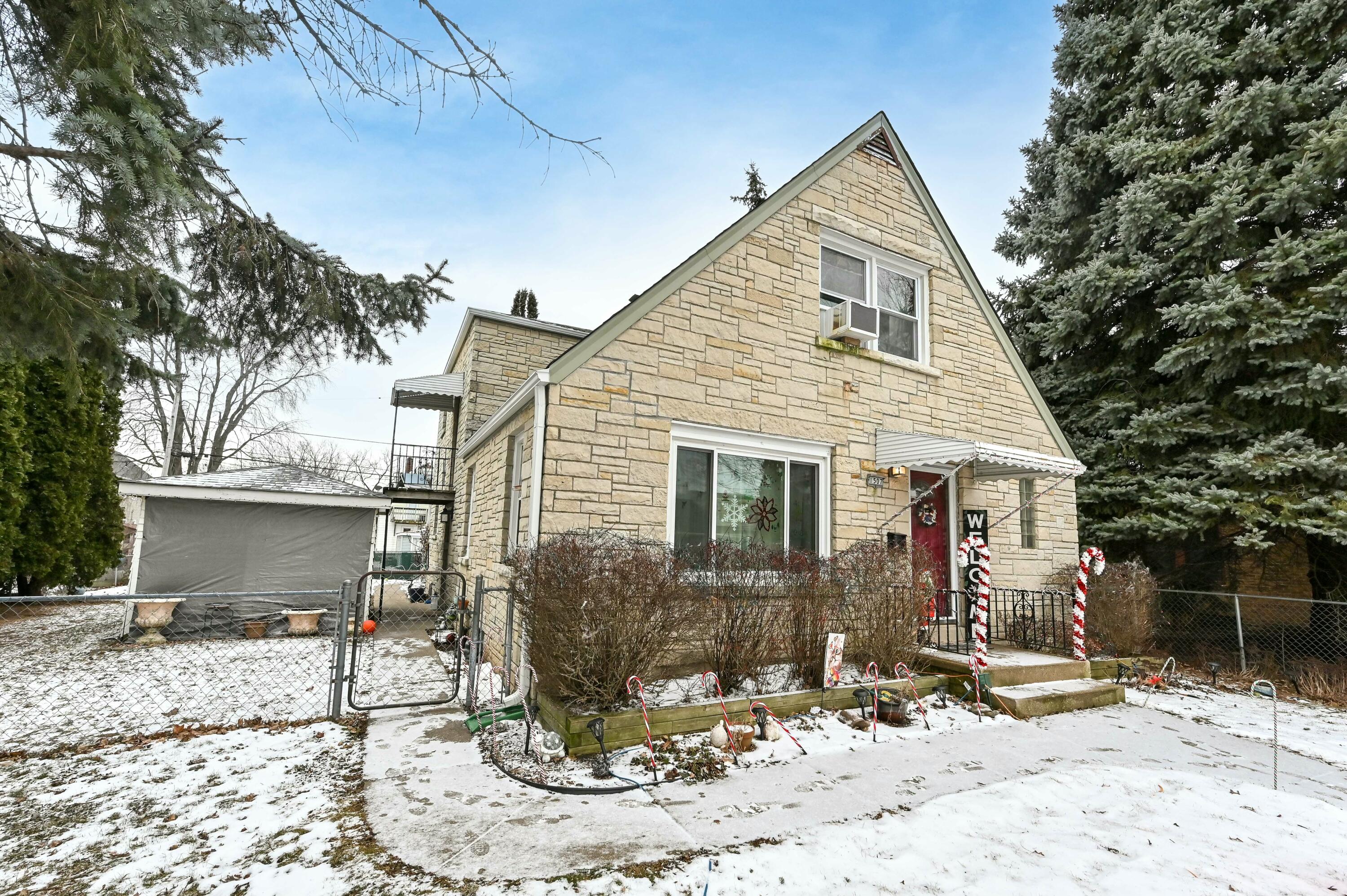1507 Monroe Ave
