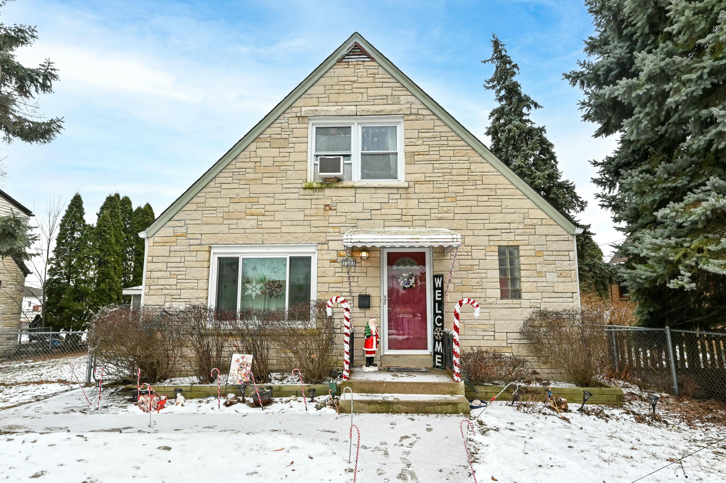 1507 Monroe Ave