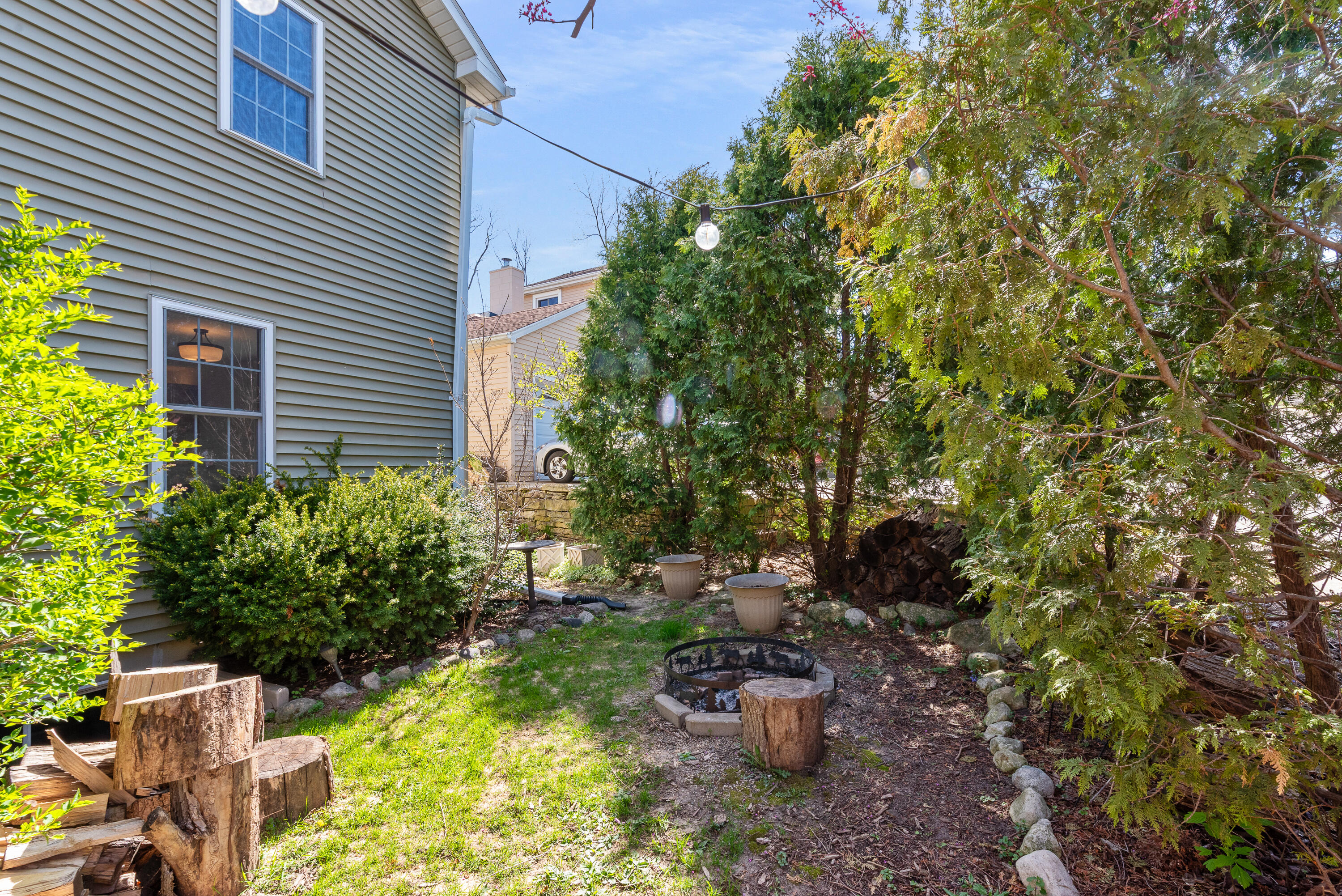 122 Maple Ave