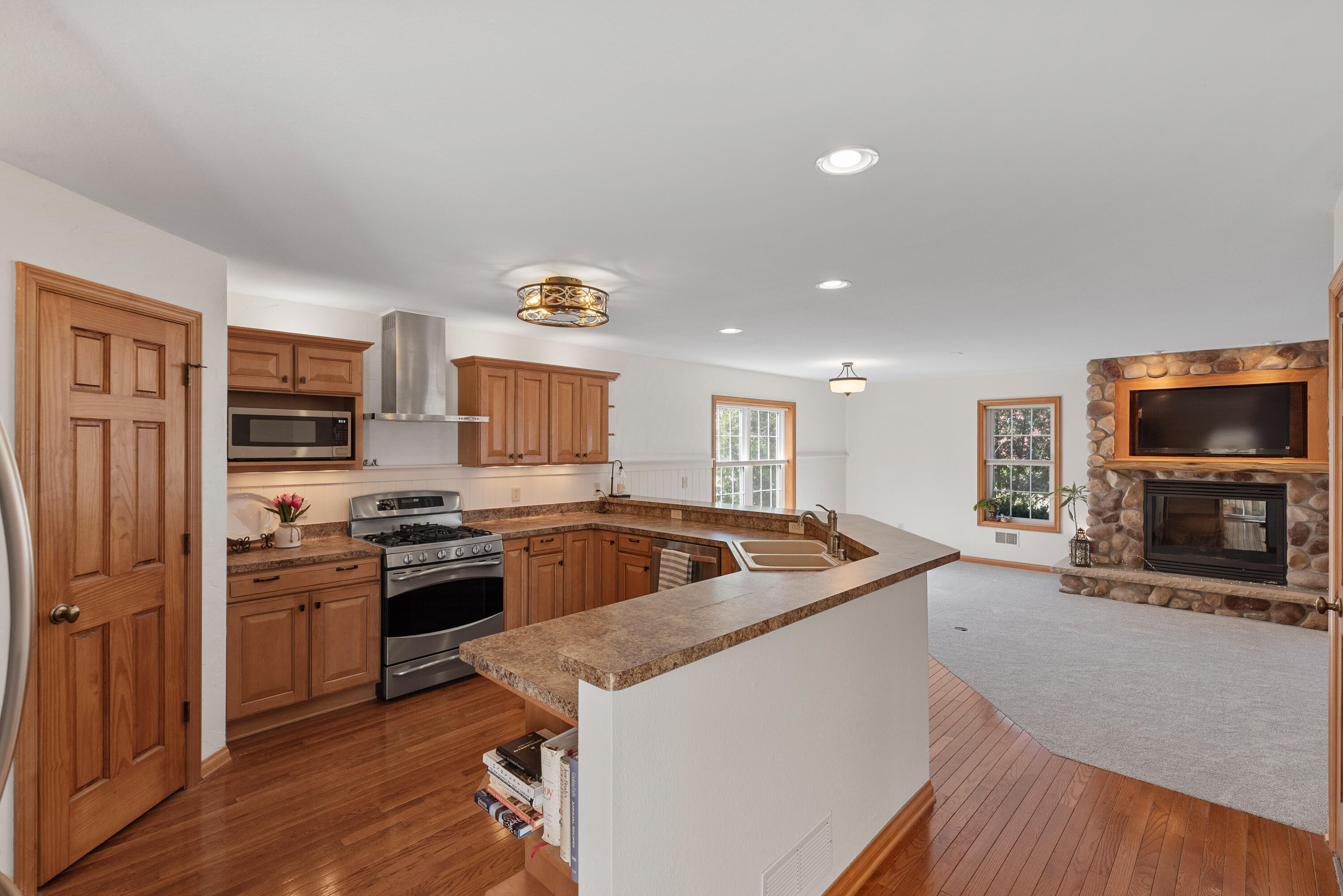 122 Maple Ave