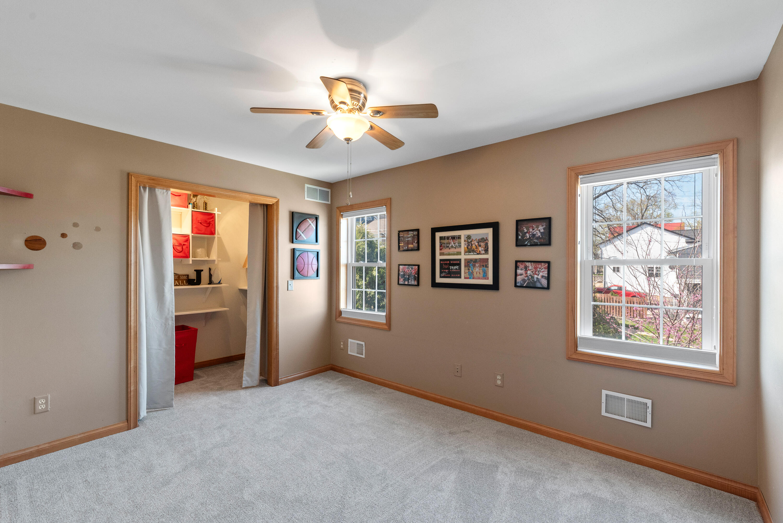 122 Maple Ave