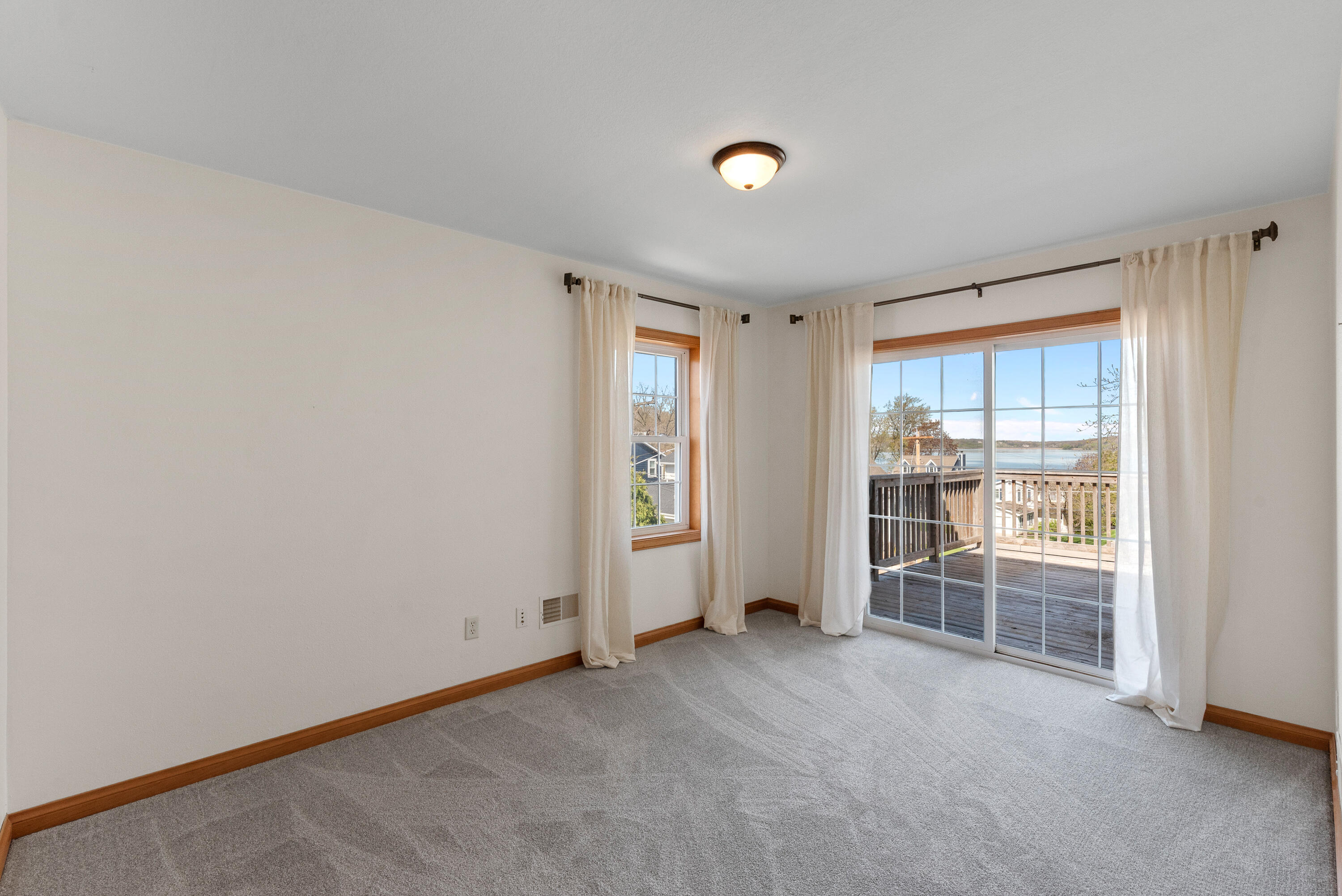 122 Maple Ave