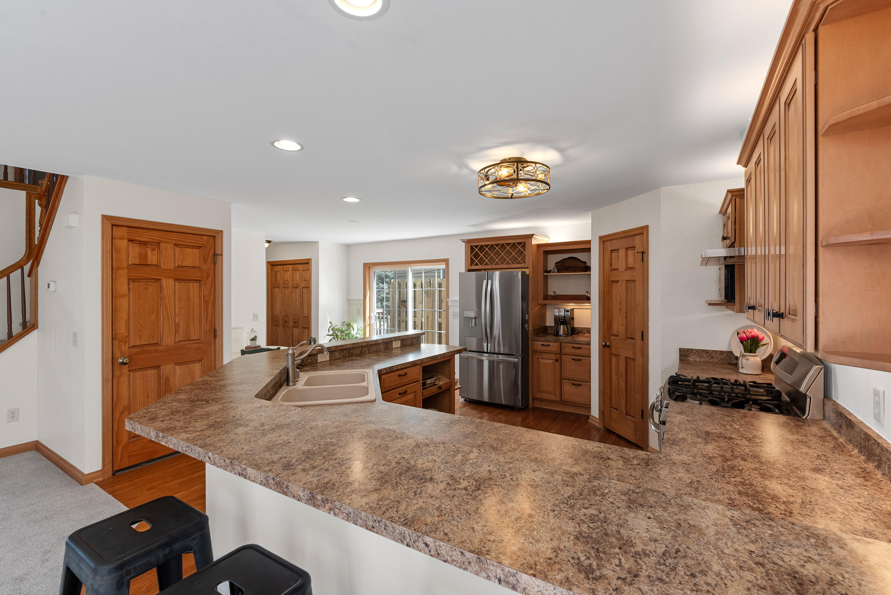 122 Maple Ave