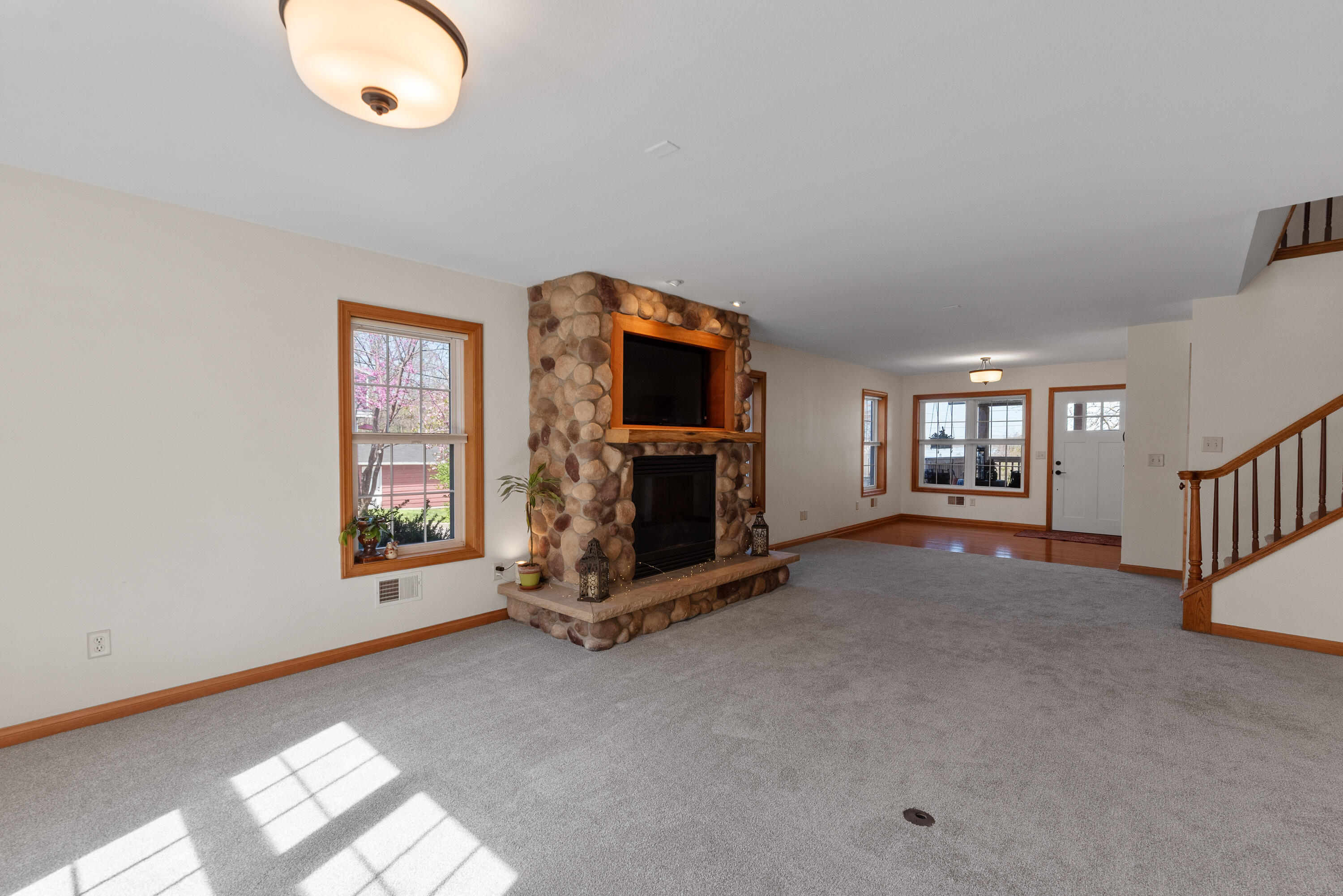 122 Maple Ave