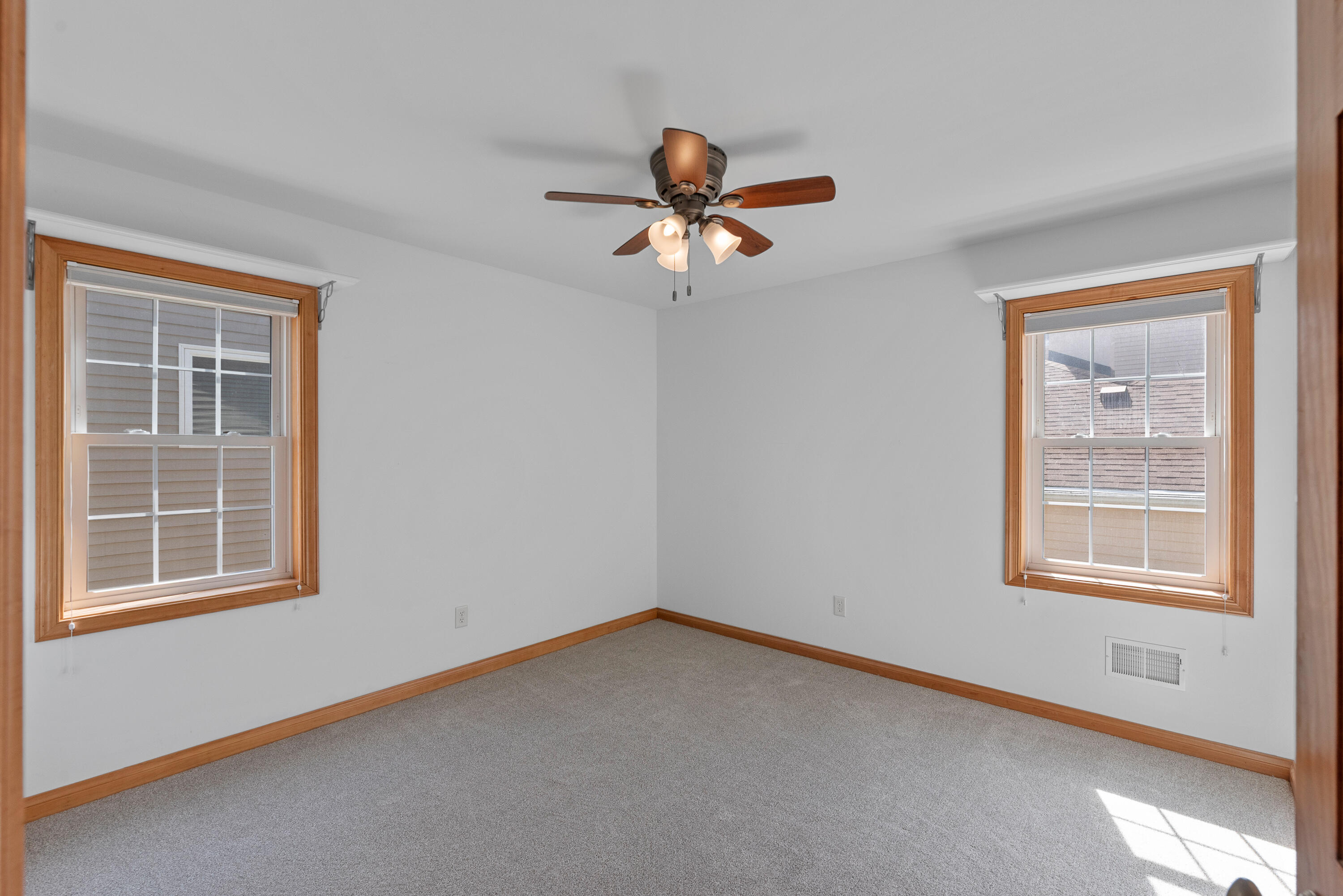 122 Maple Ave