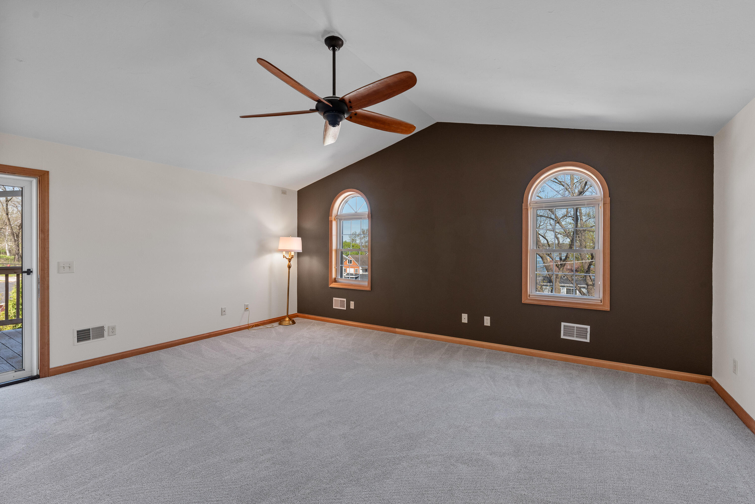 122 Maple Ave