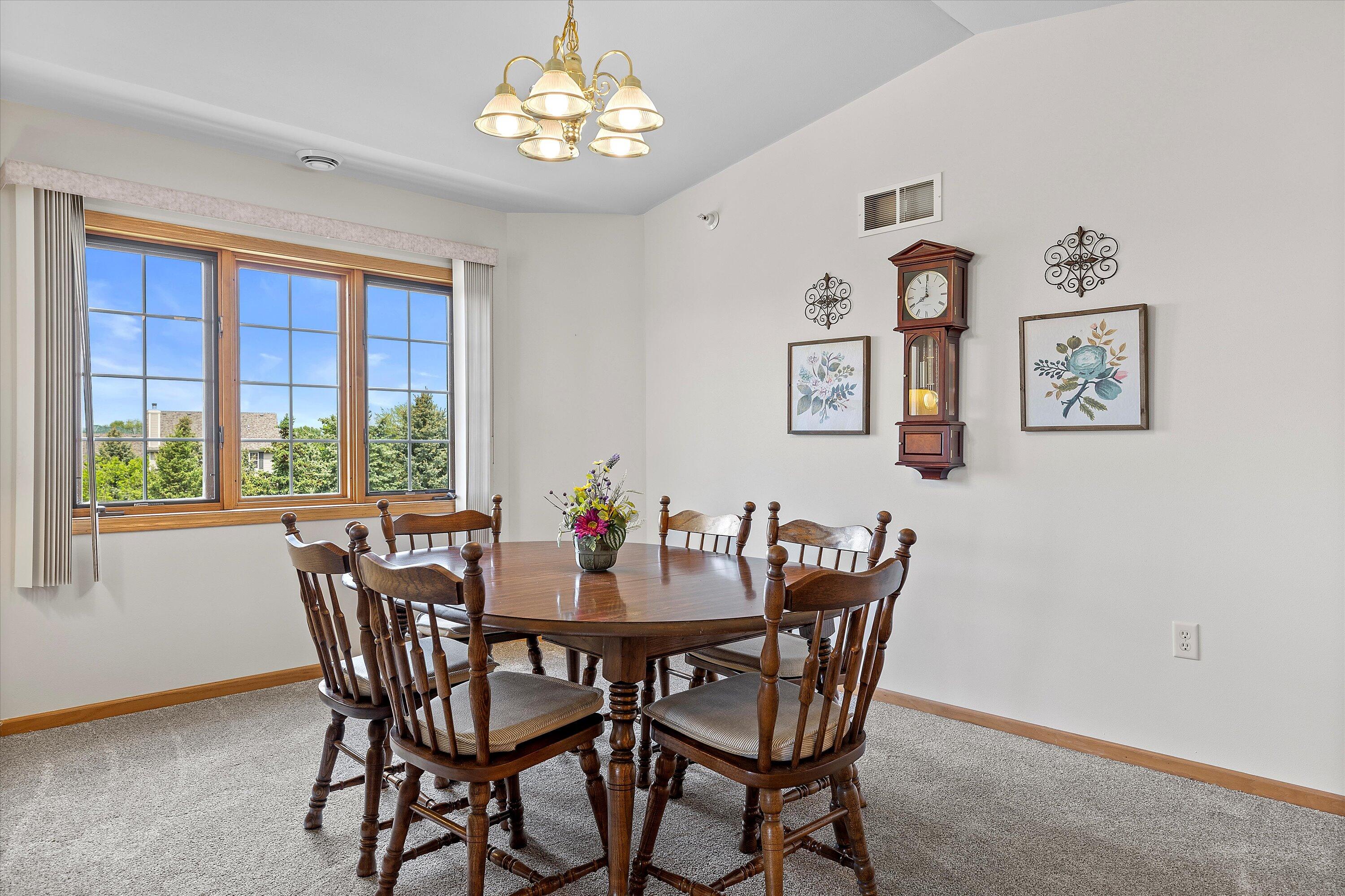 267 Oconomowoc Pkwy