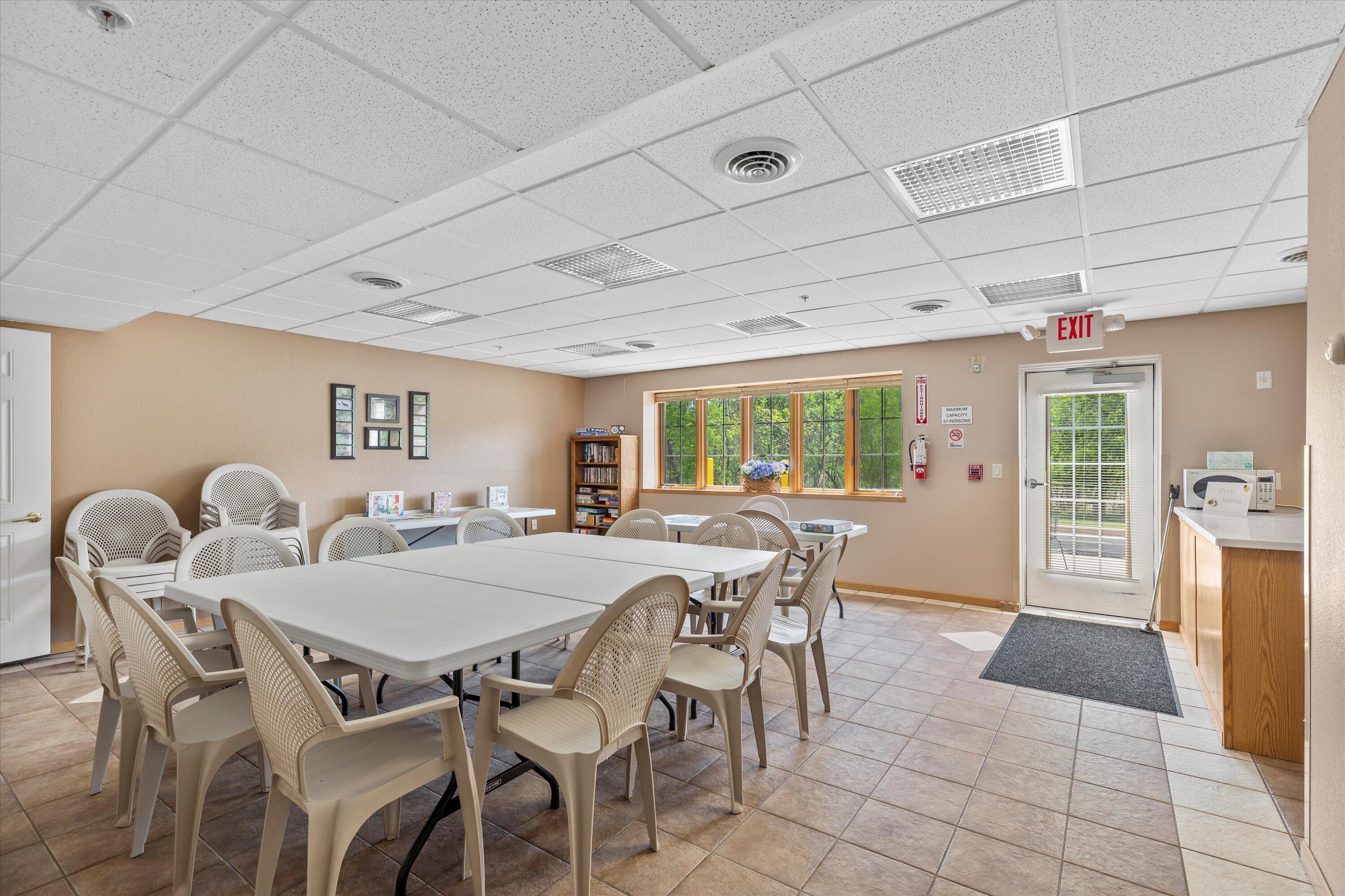 267 Oconomowoc Pkwy