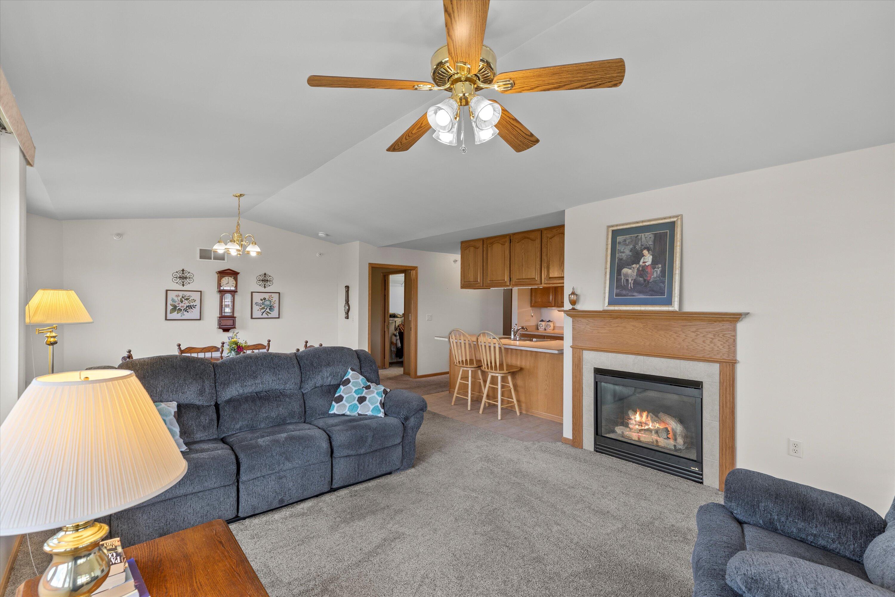 267 Oconomowoc Pkwy