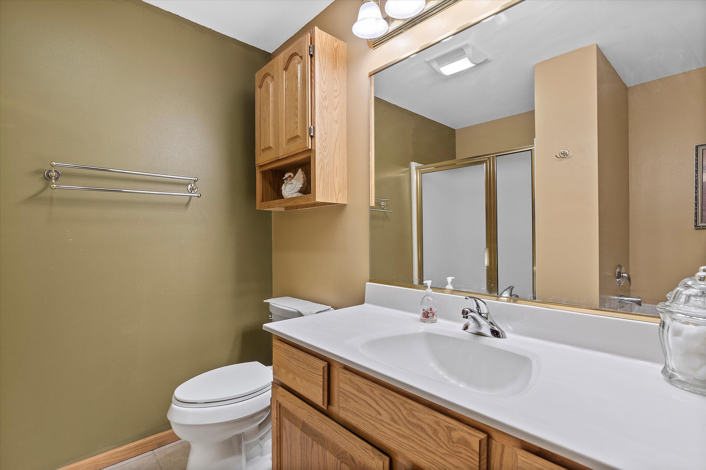 267 Oconomowoc Pkwy
