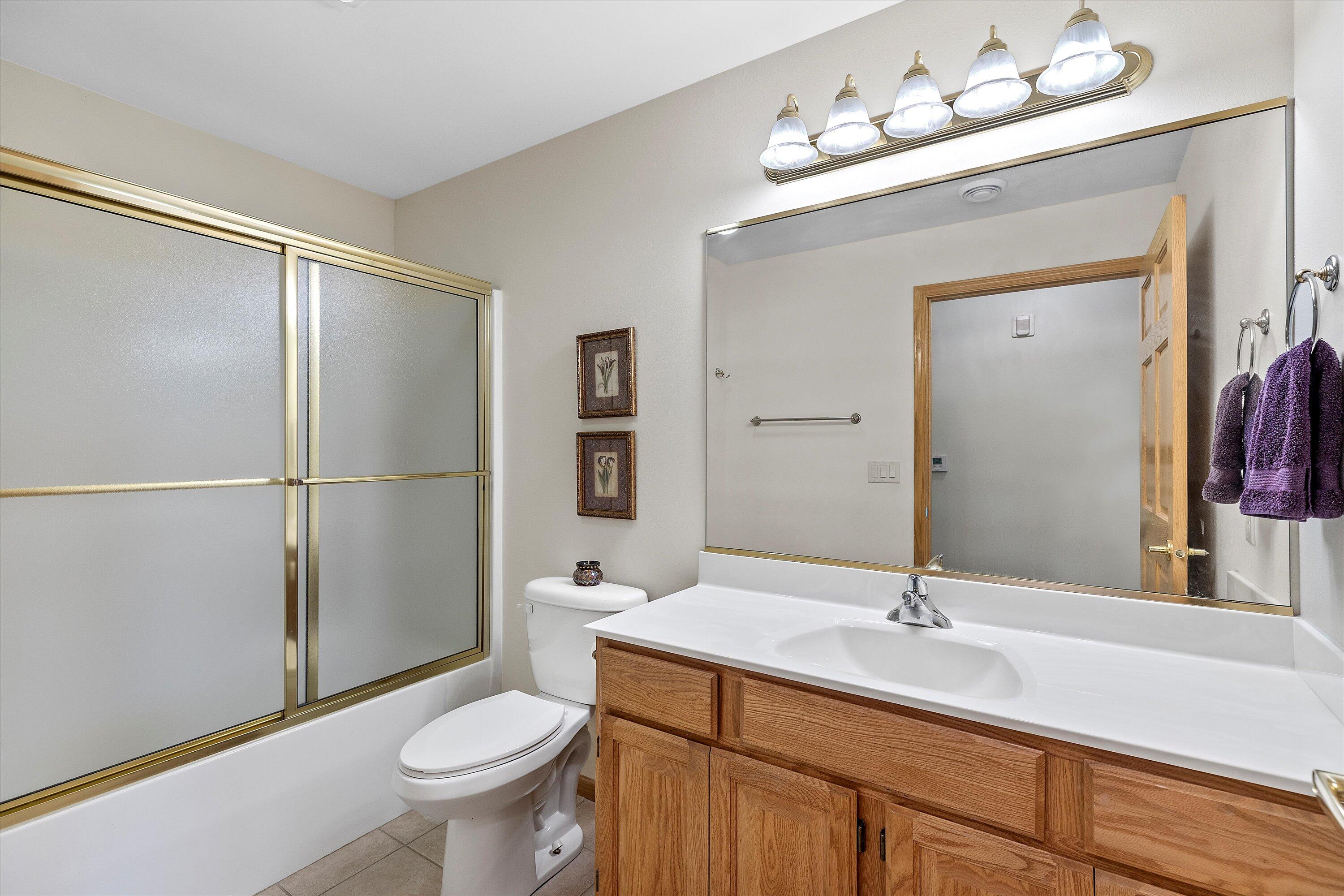 267 Oconomowoc Pkwy