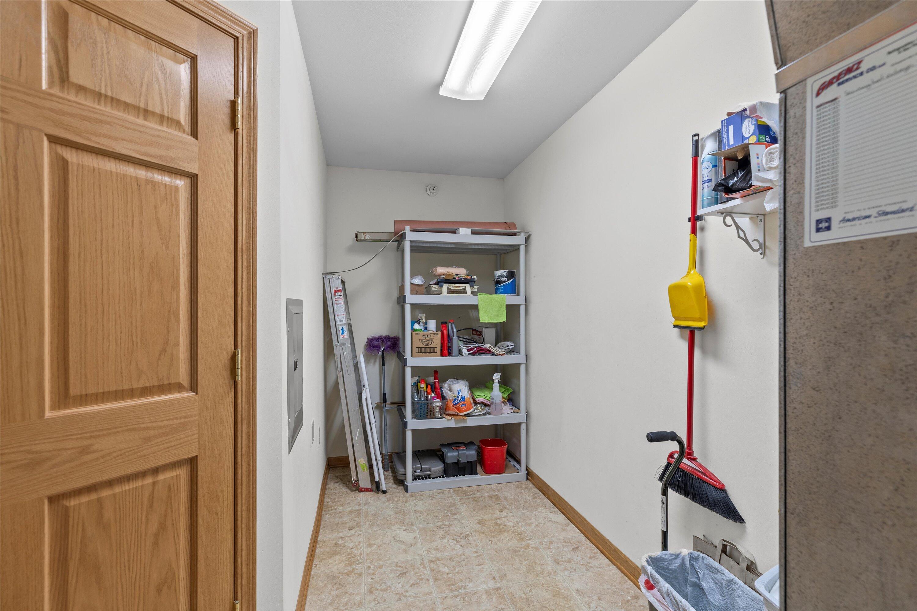 267 Oconomowoc Pkwy