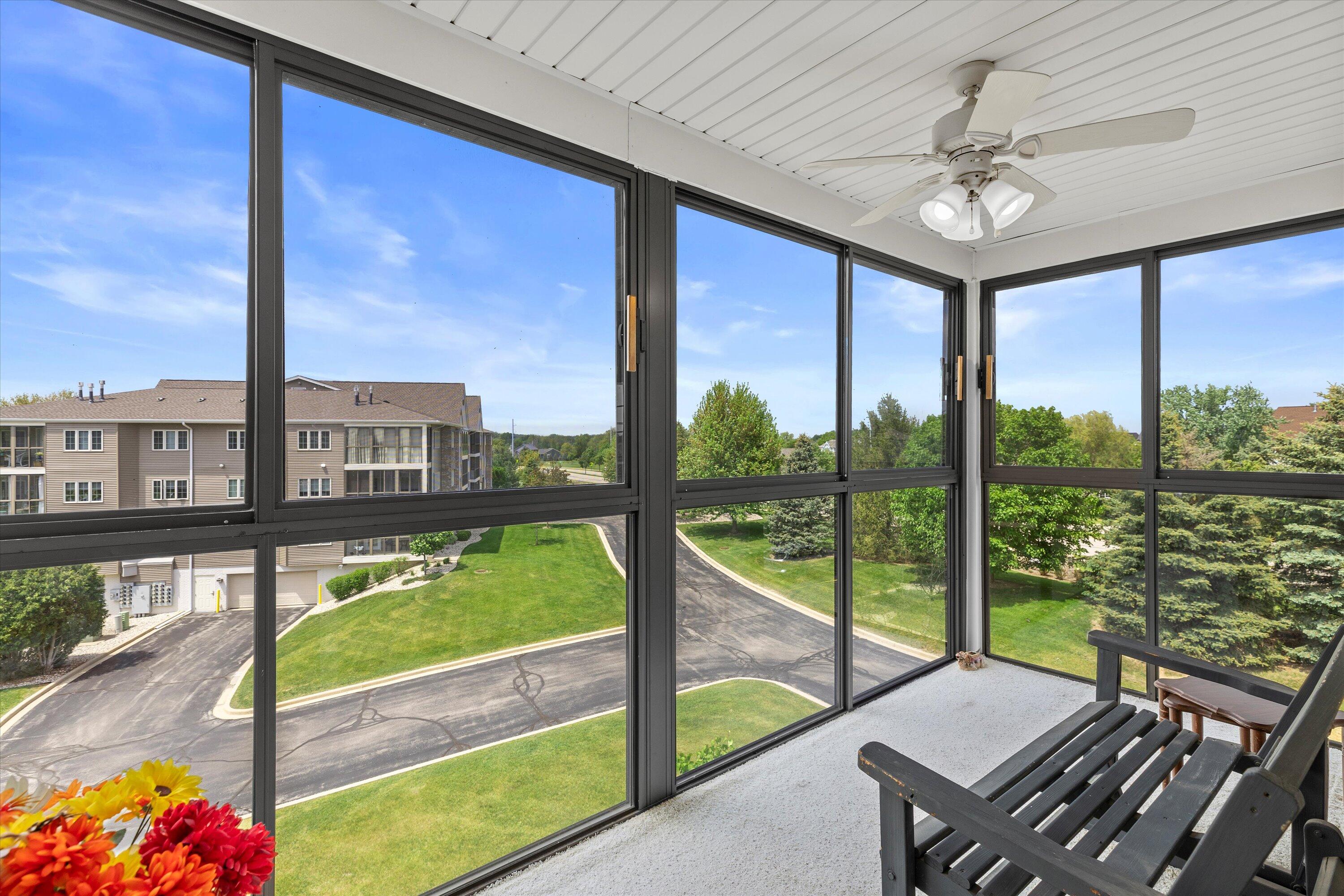 267 Oconomowoc Pkwy