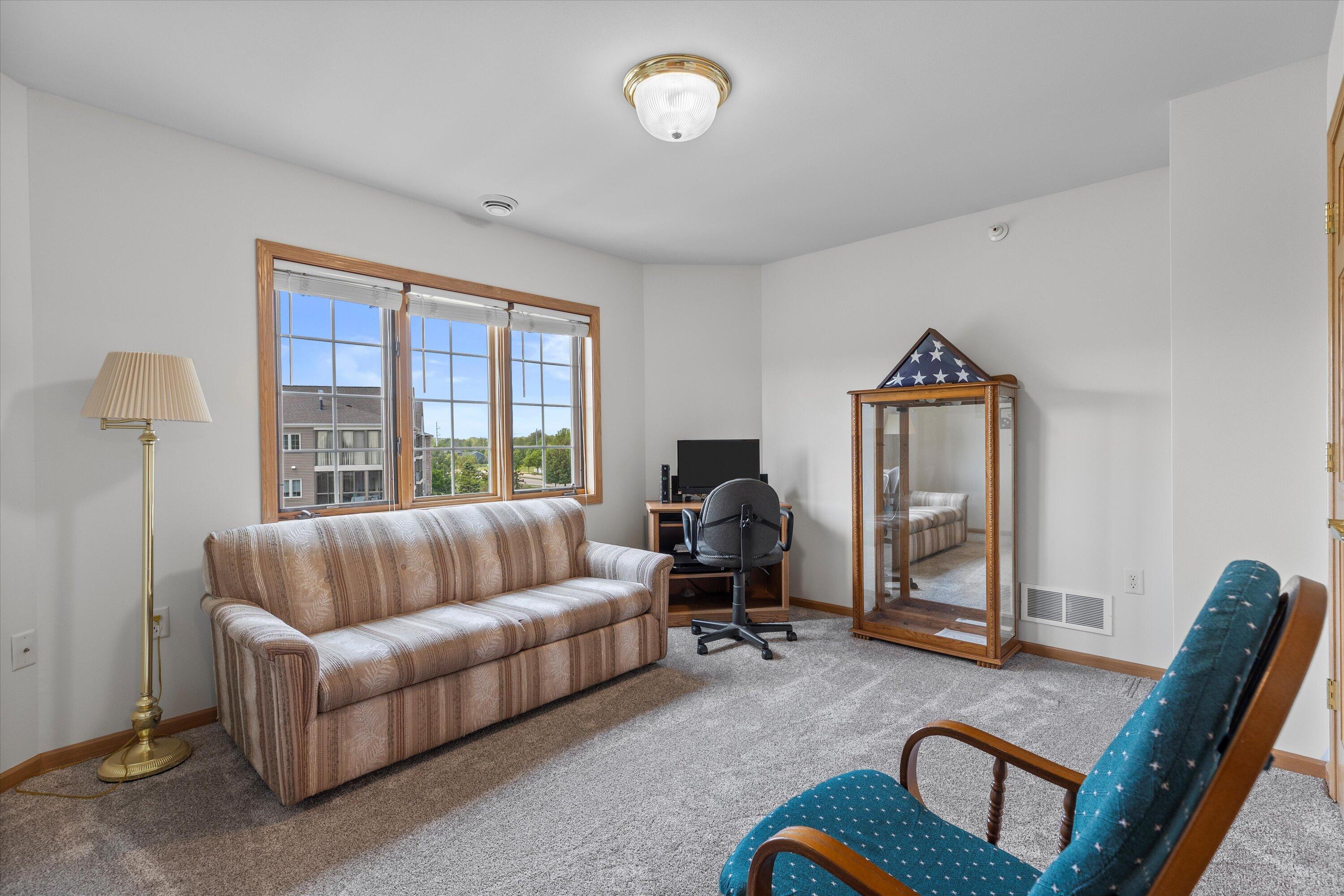 267 Oconomowoc Pkwy
