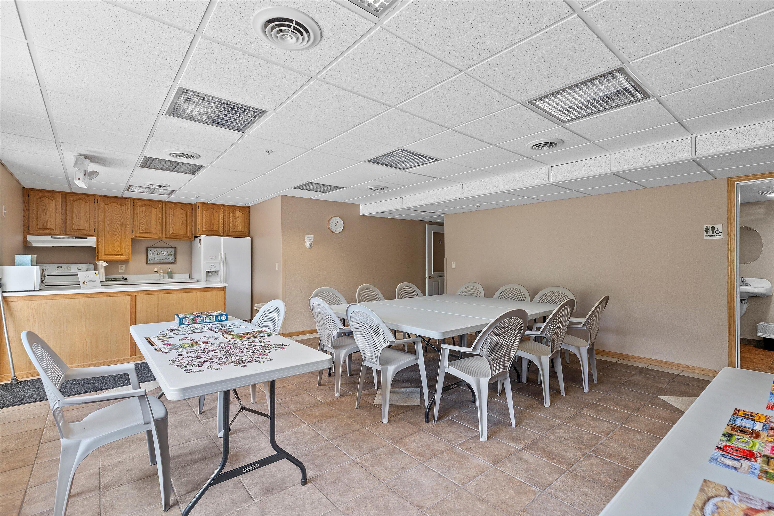267 Oconomowoc Pkwy