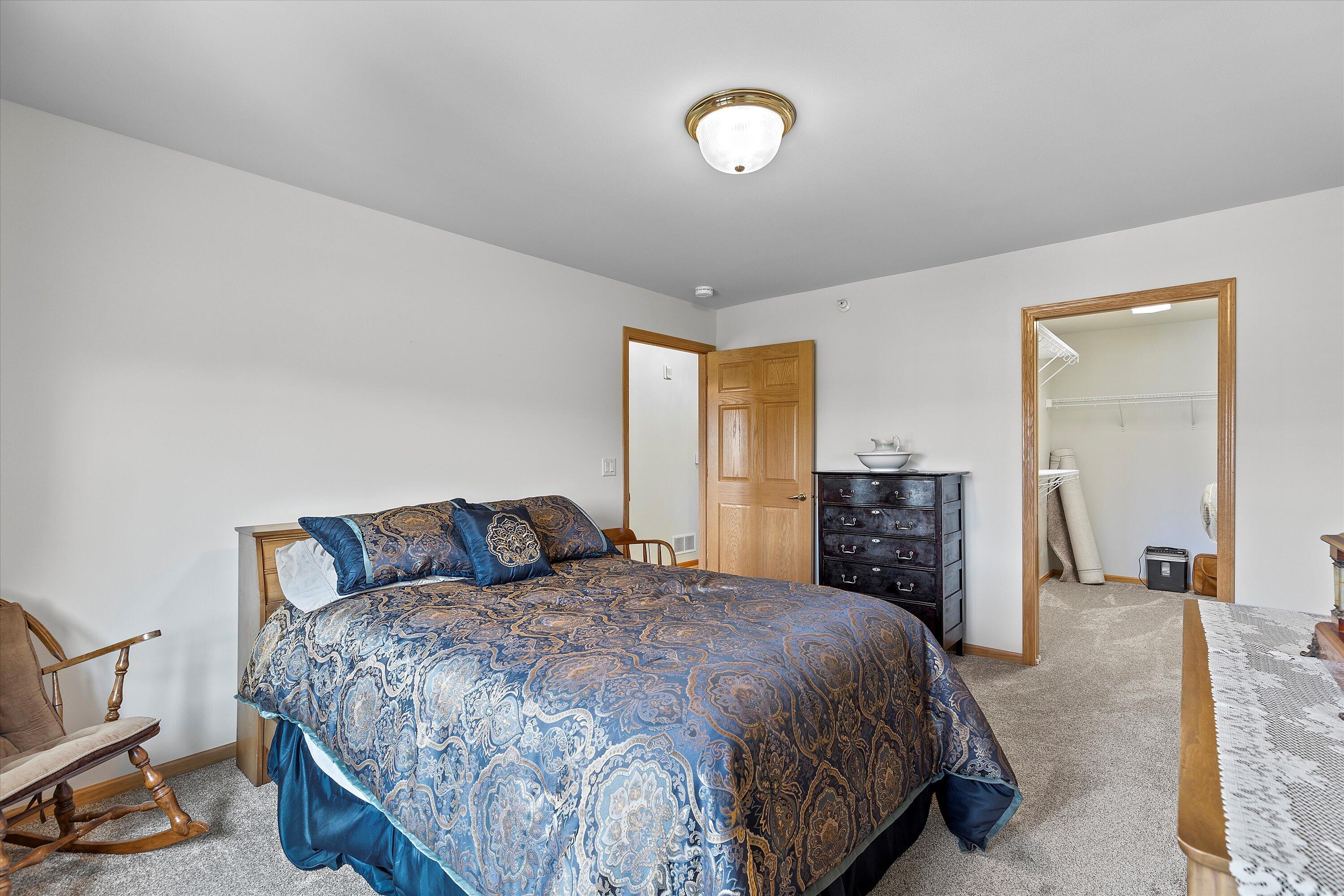 267 Oconomowoc Pkwy